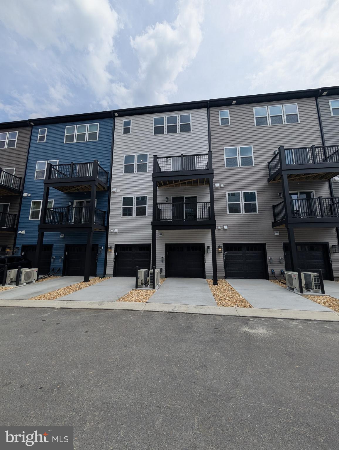 PADDOCK POINTE - Residential Lease