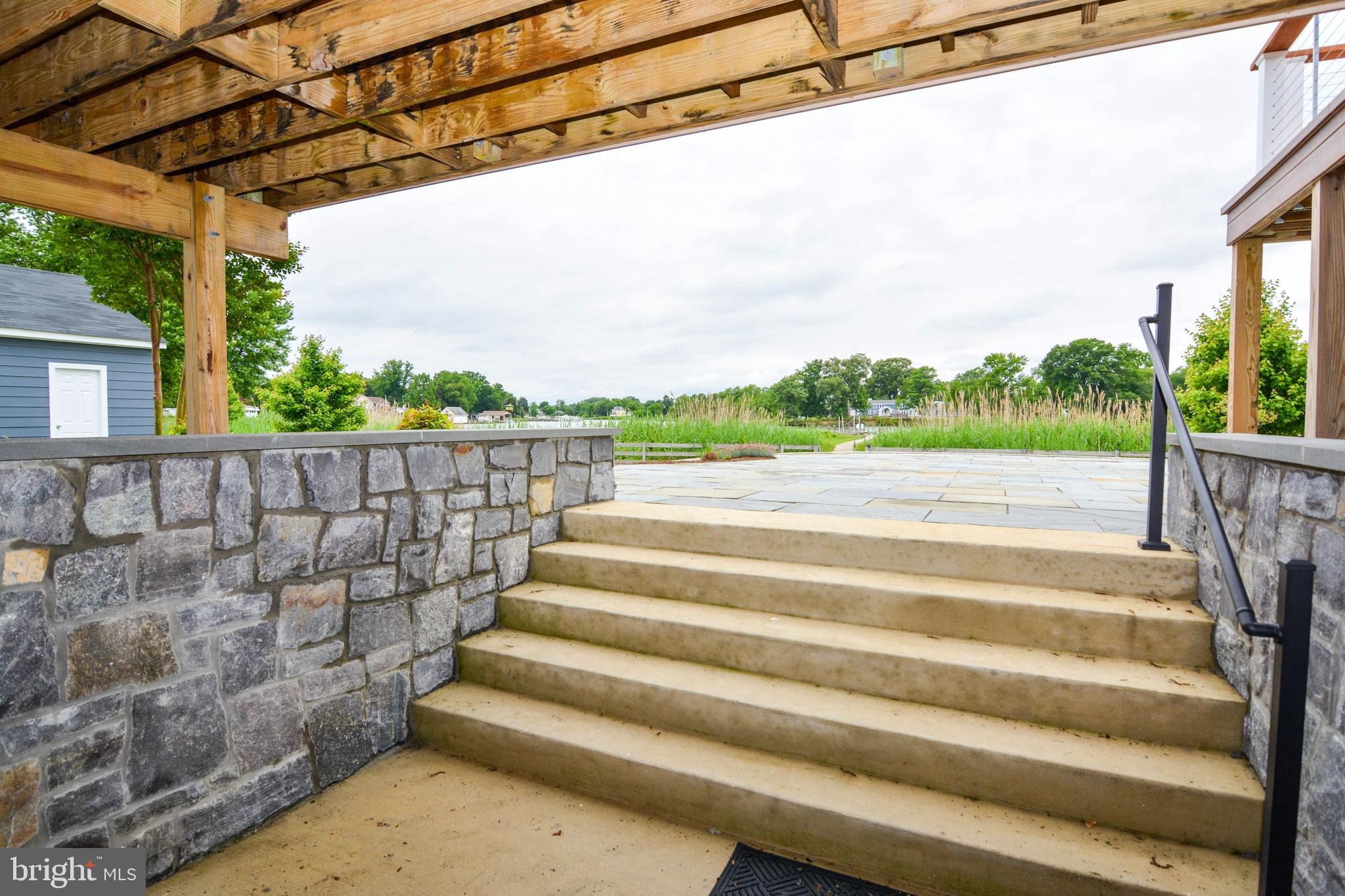 DEALE - Residential