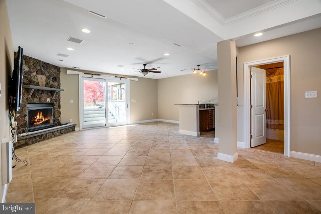DEALE - Residential