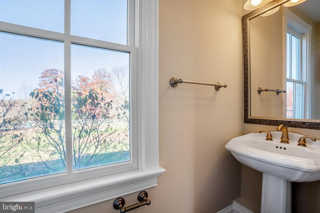 DEALE - Residential