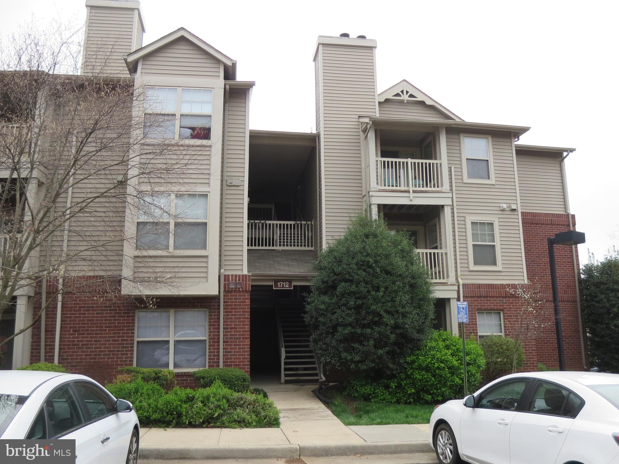 Come see this quiet, comfy, 1 bed 1 bath unit. With plenty of natural light, updated kitchen, and washer and dryer in the unit, this makes a great home. Located in the heart of Reston, you are close to everything. Shopping, trails, and the Town Center all with in 5 mins. Walking distance to metro. Priced to move, hurry this will not last long.