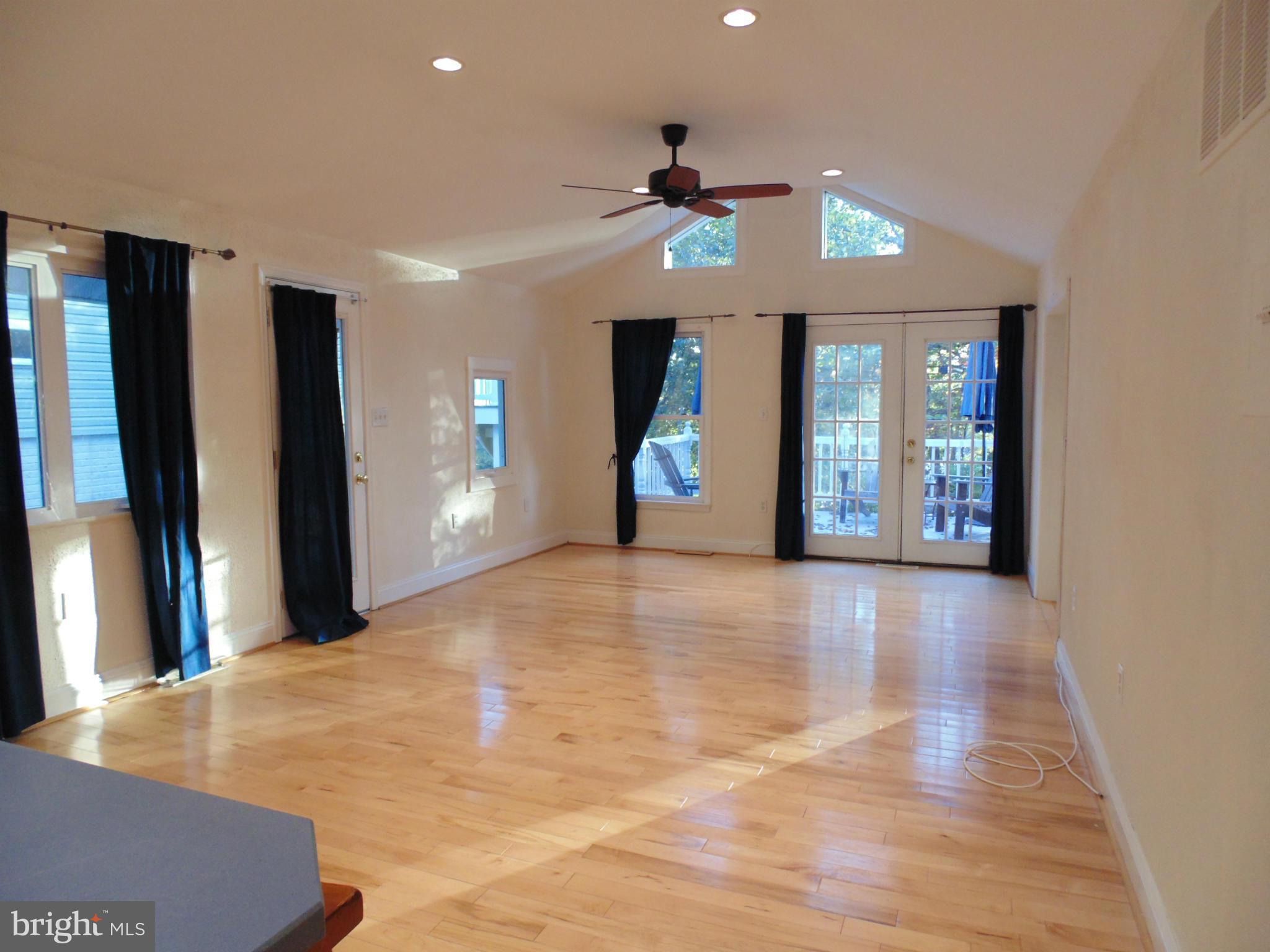 CARROLLTON MANOR - Residential