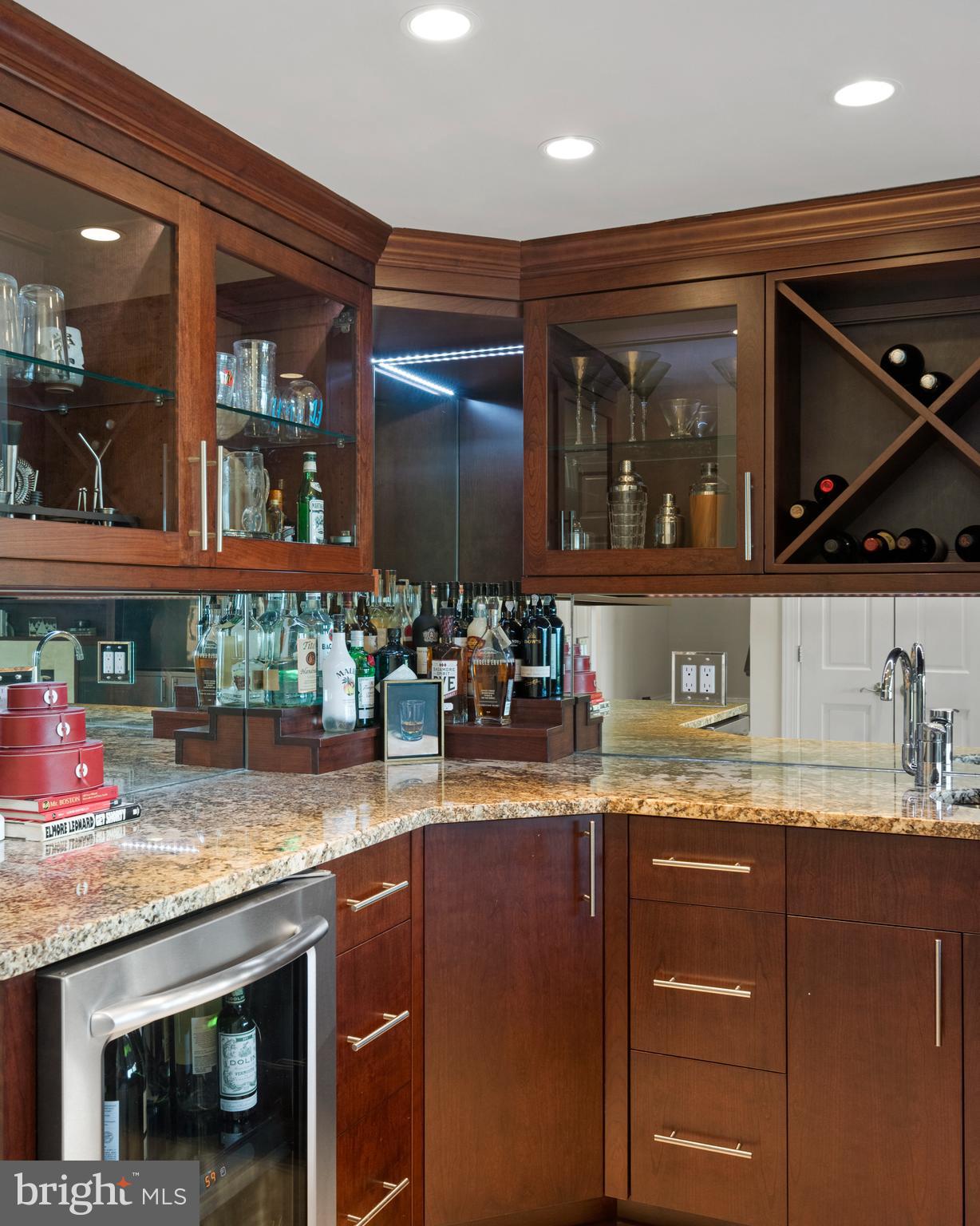 CHESAPEAKE HARBOUR - Residential