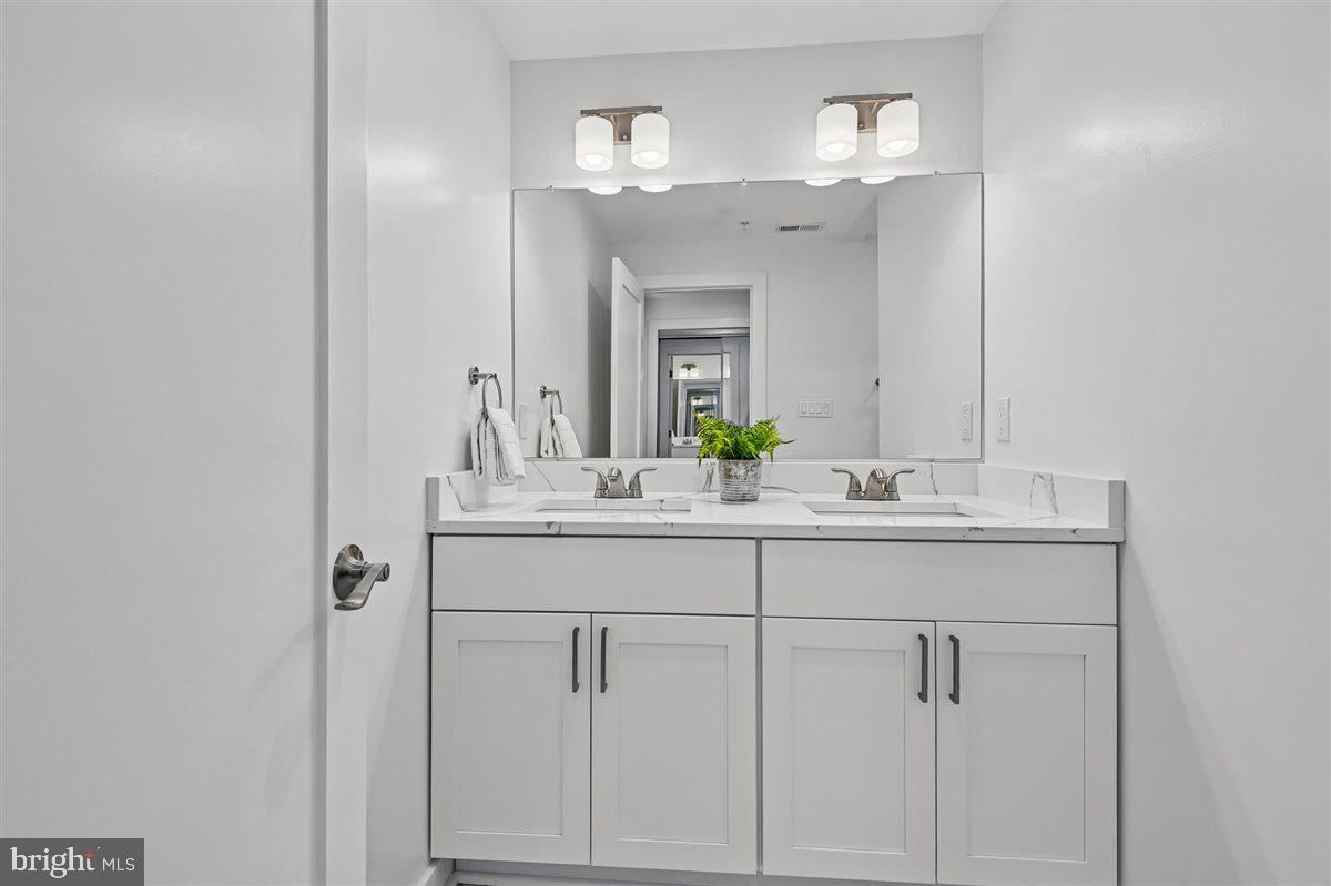 EASTPORT - Residential