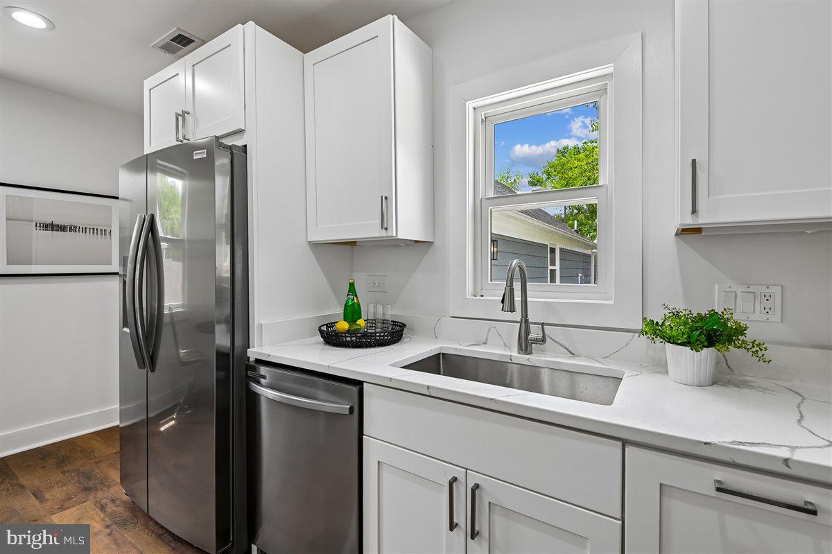 EASTPORT - Residential