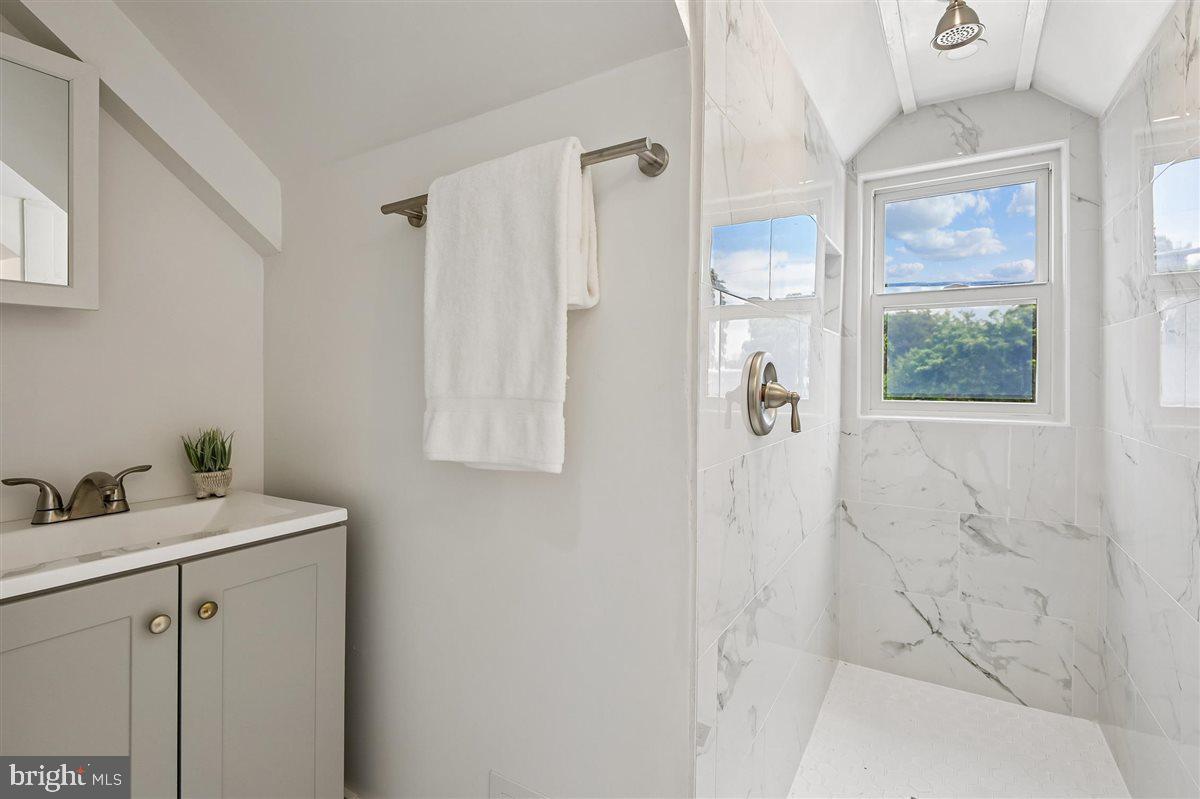 EASTPORT - Residential