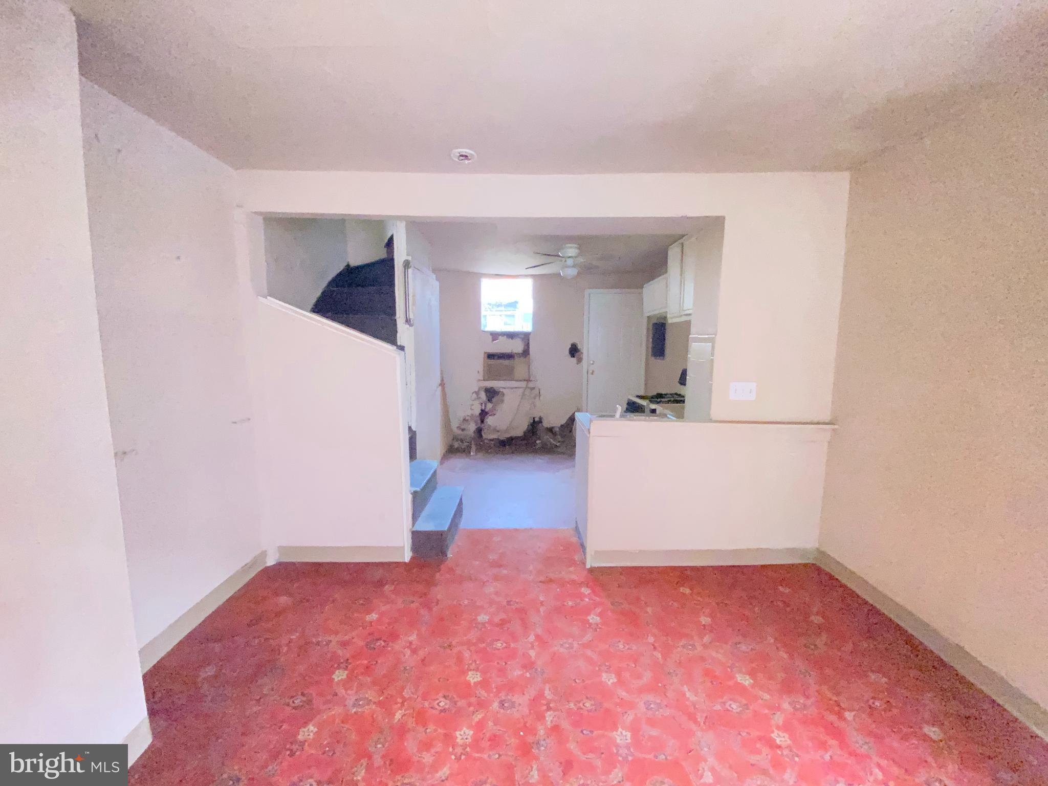 HOLLINS MARKET - Residential