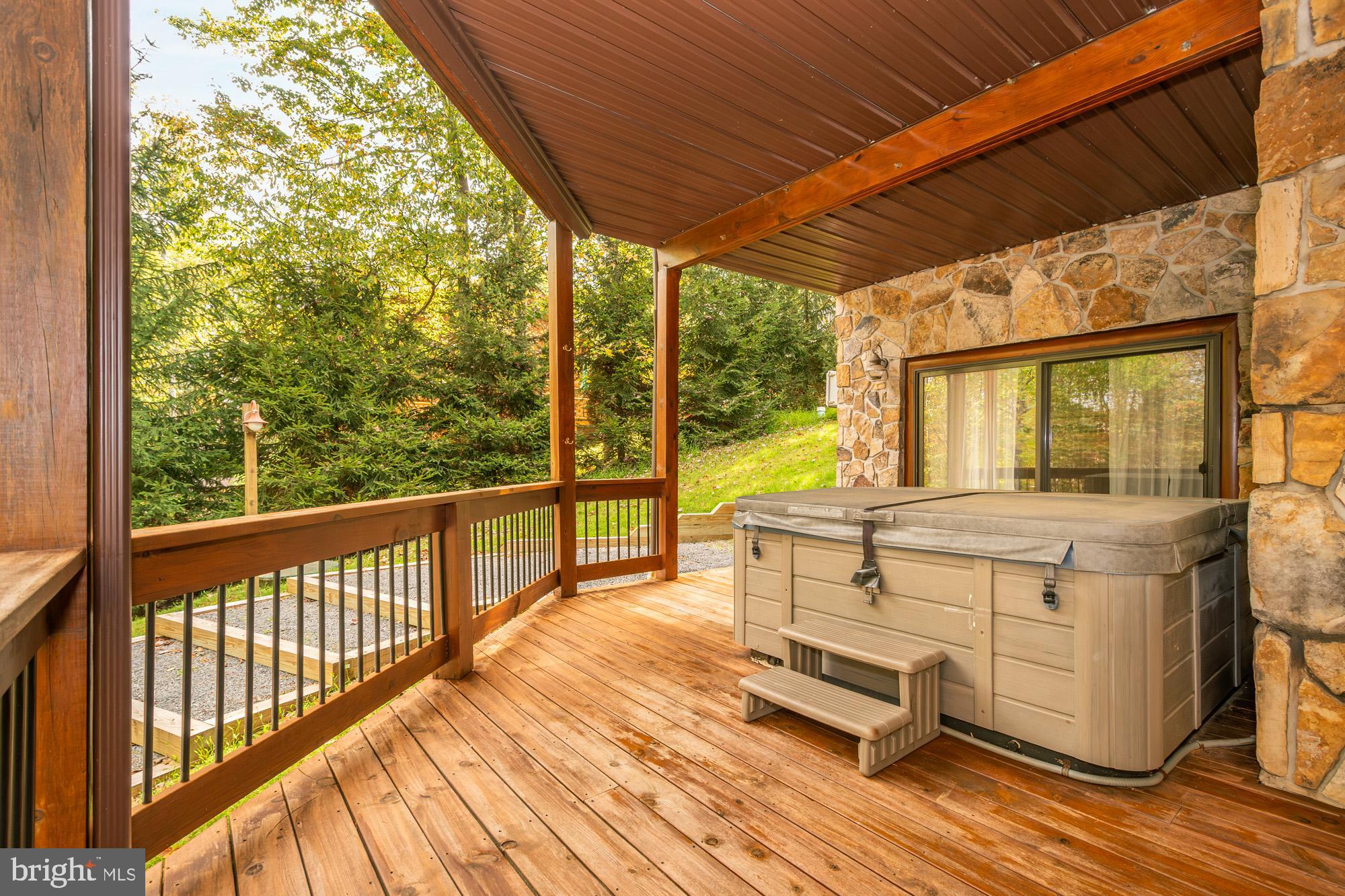 NORTH GLADE COVE - Residential
