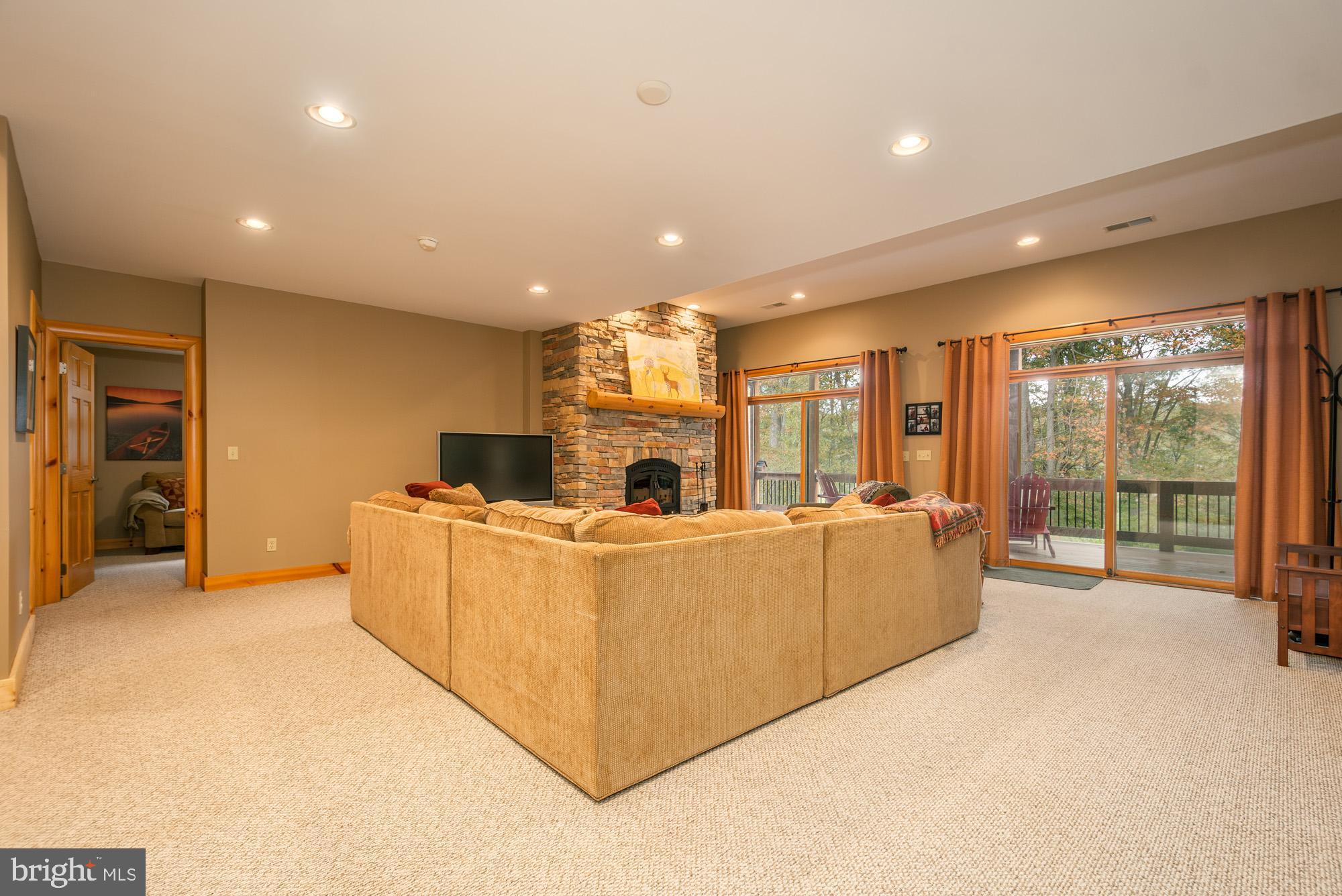 NORTH GLADE COVE - Residential
