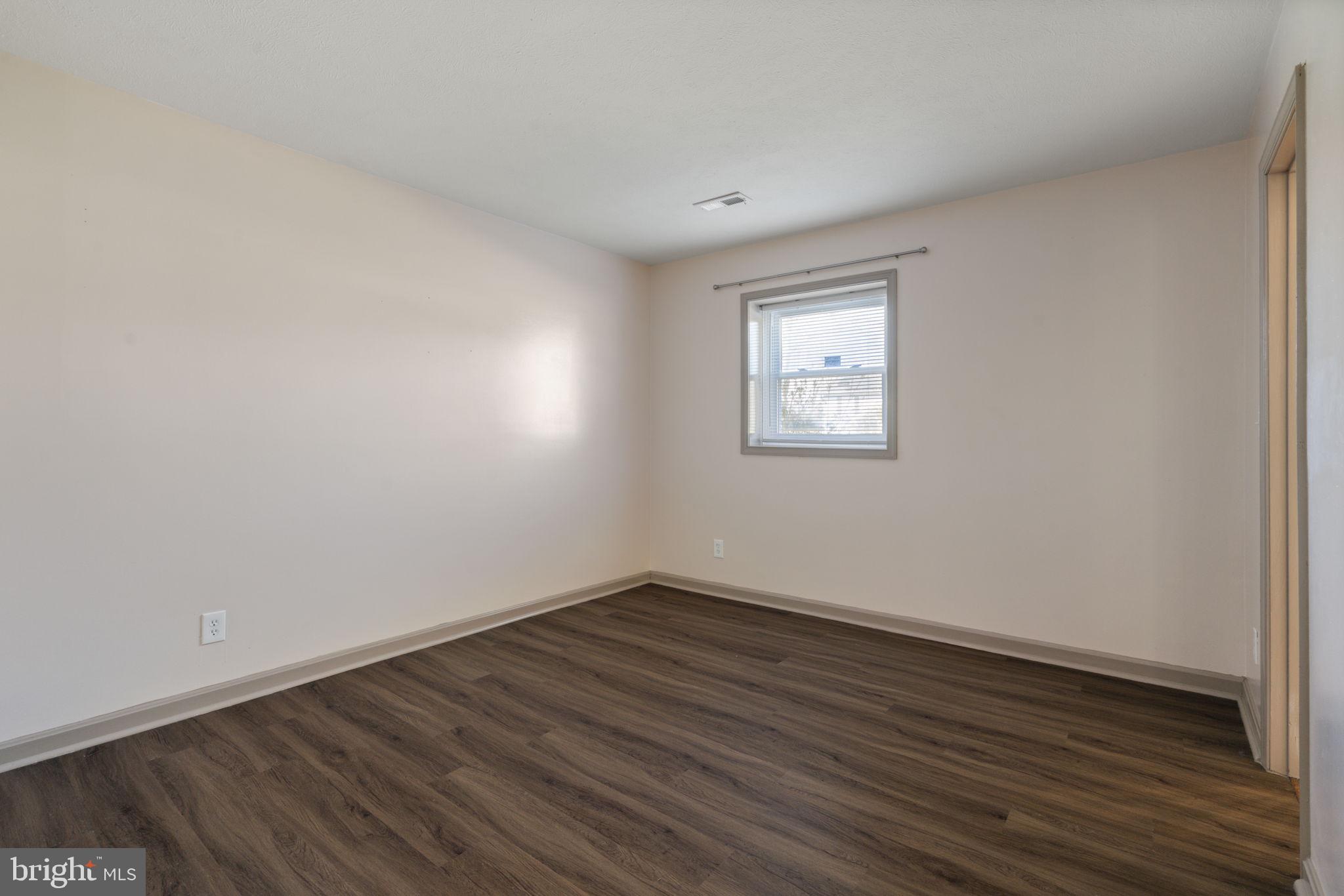 VISTA WOODS - Residential