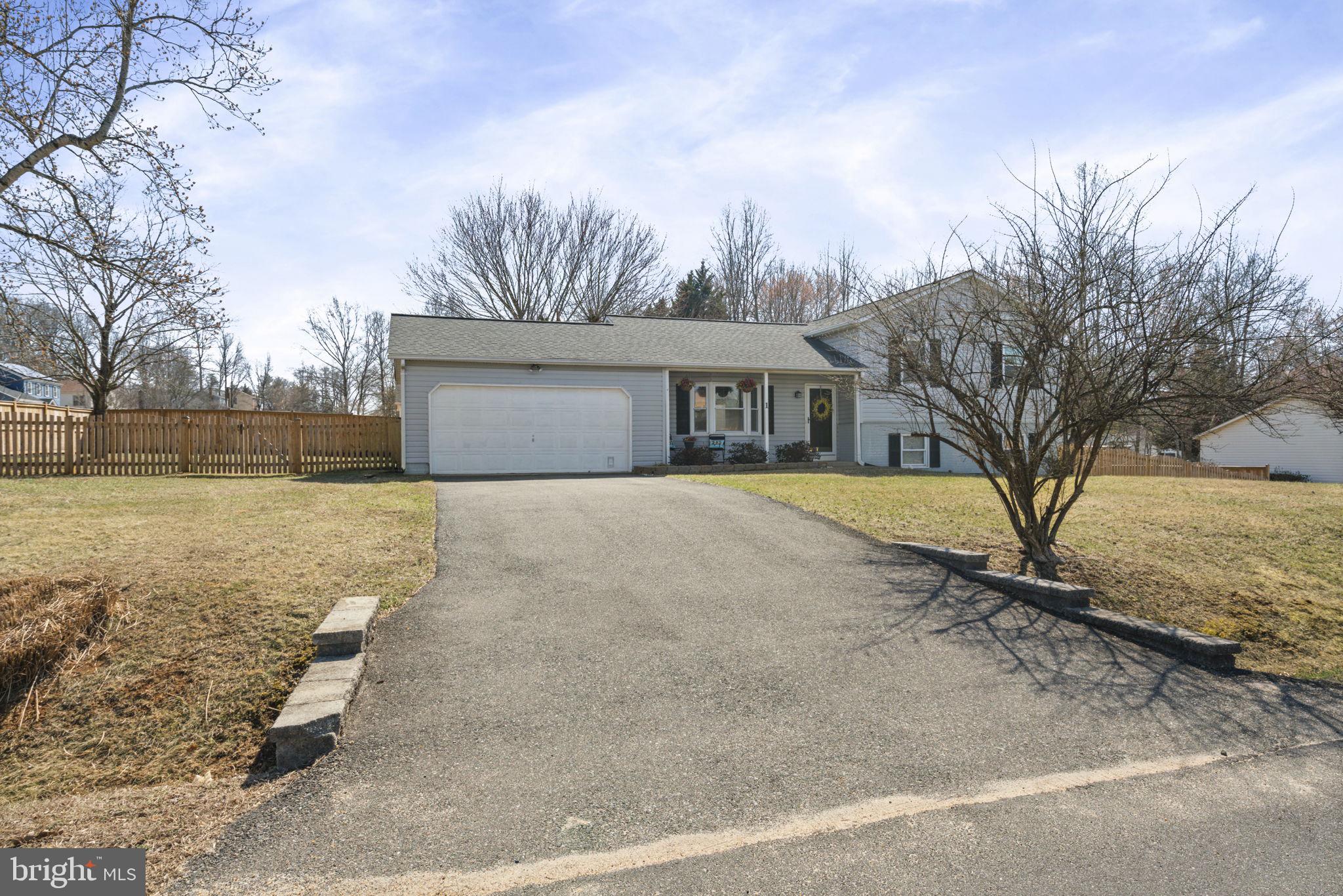 VISTA WOODS - Residential