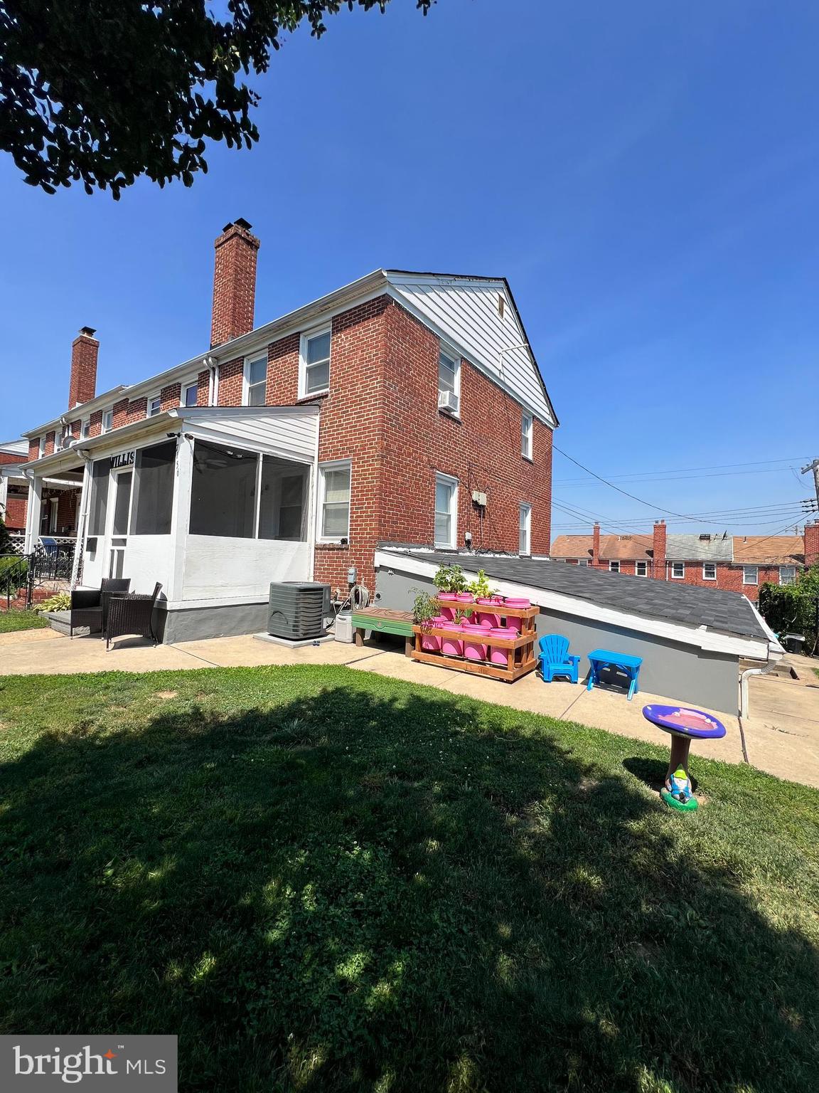 Coming soon! End of group home with garage!