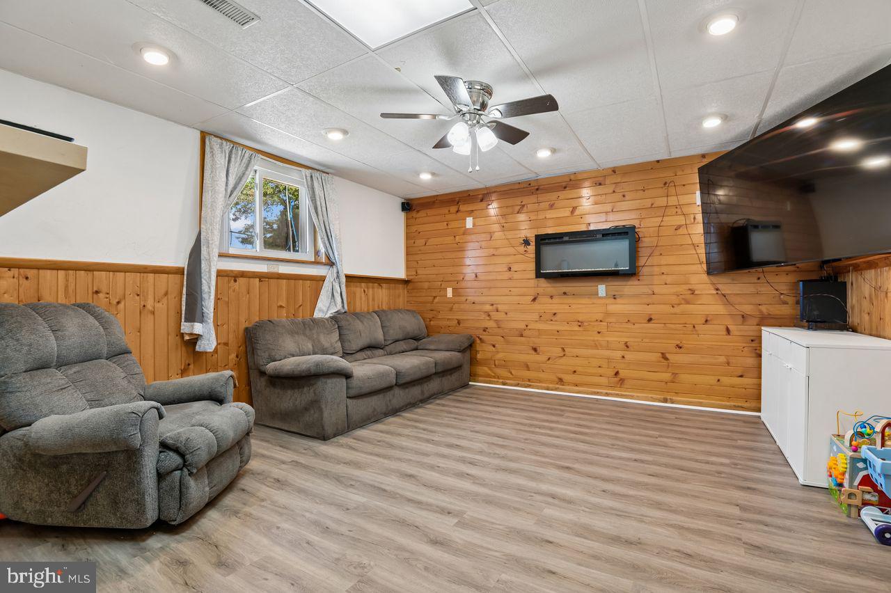 EASTWOOD - Residential