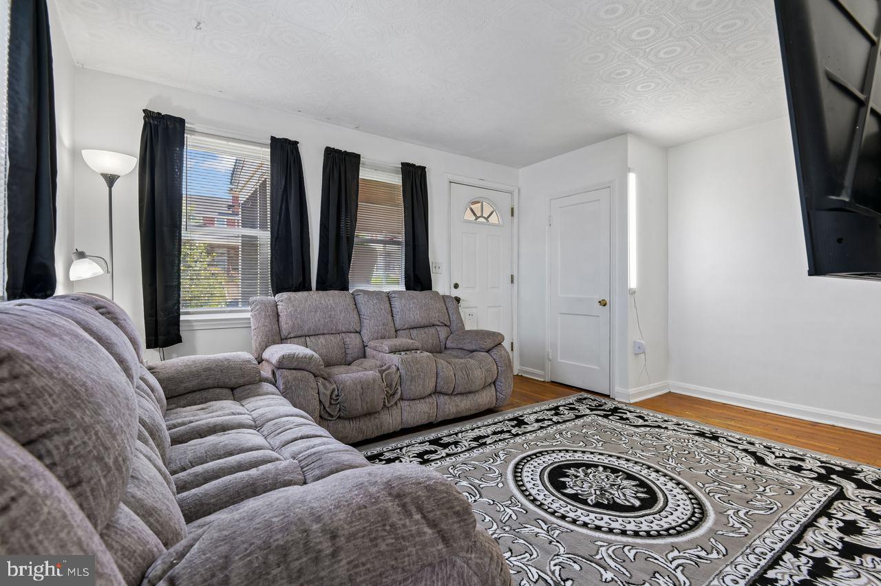 EASTWOOD - Residential