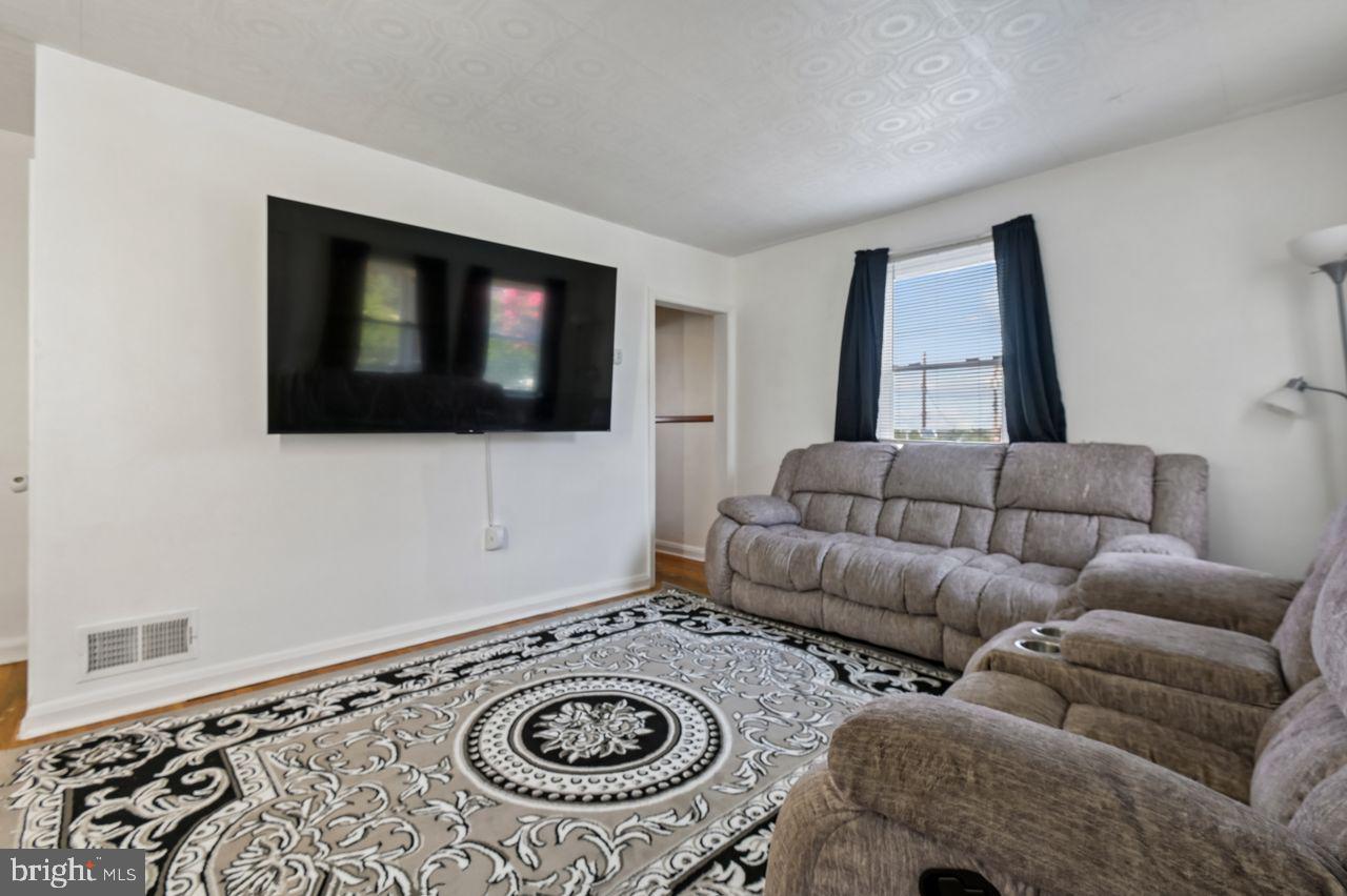 EASTWOOD - Residential