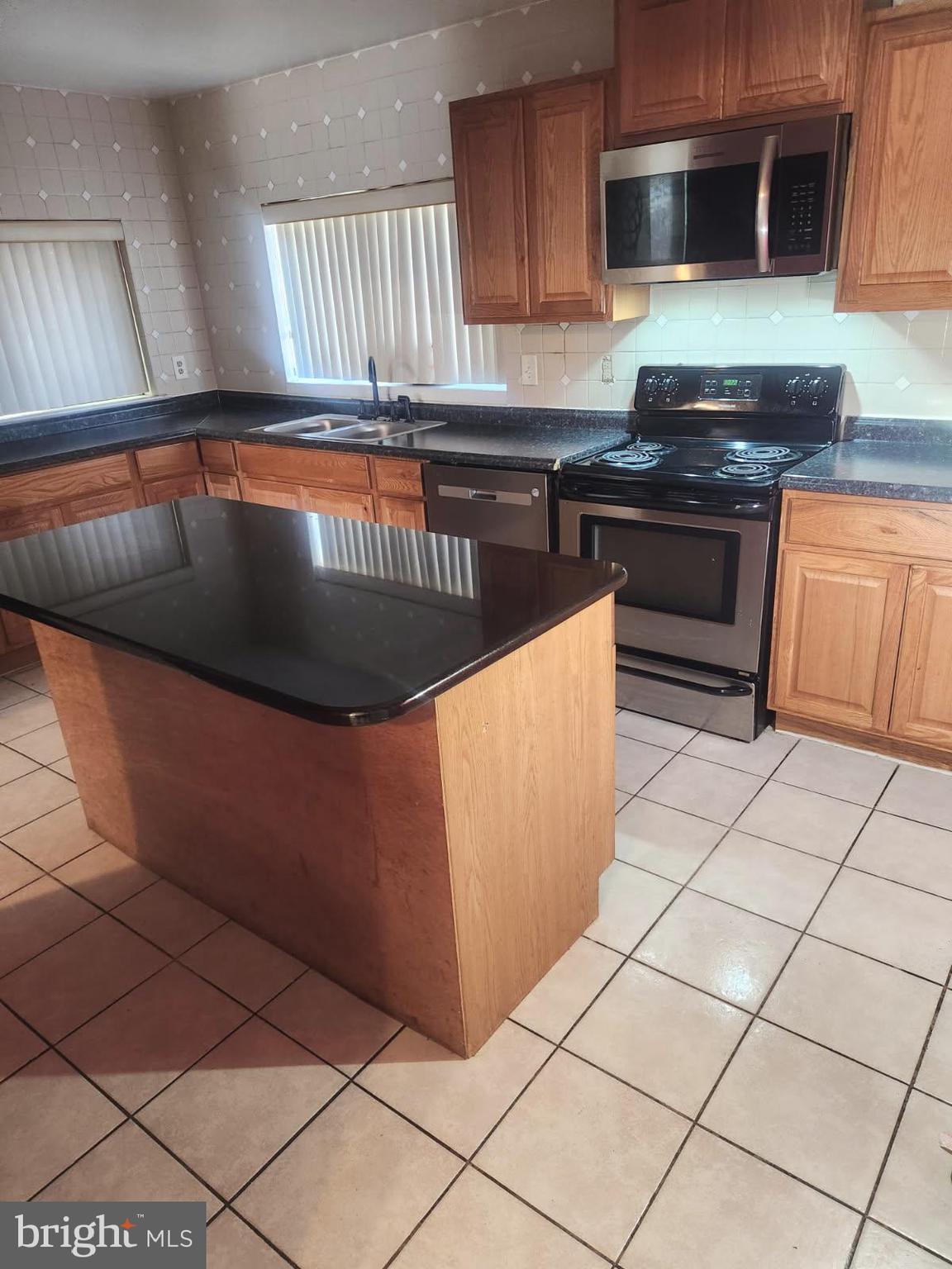 BROOKSQUARE CONDO - Residential