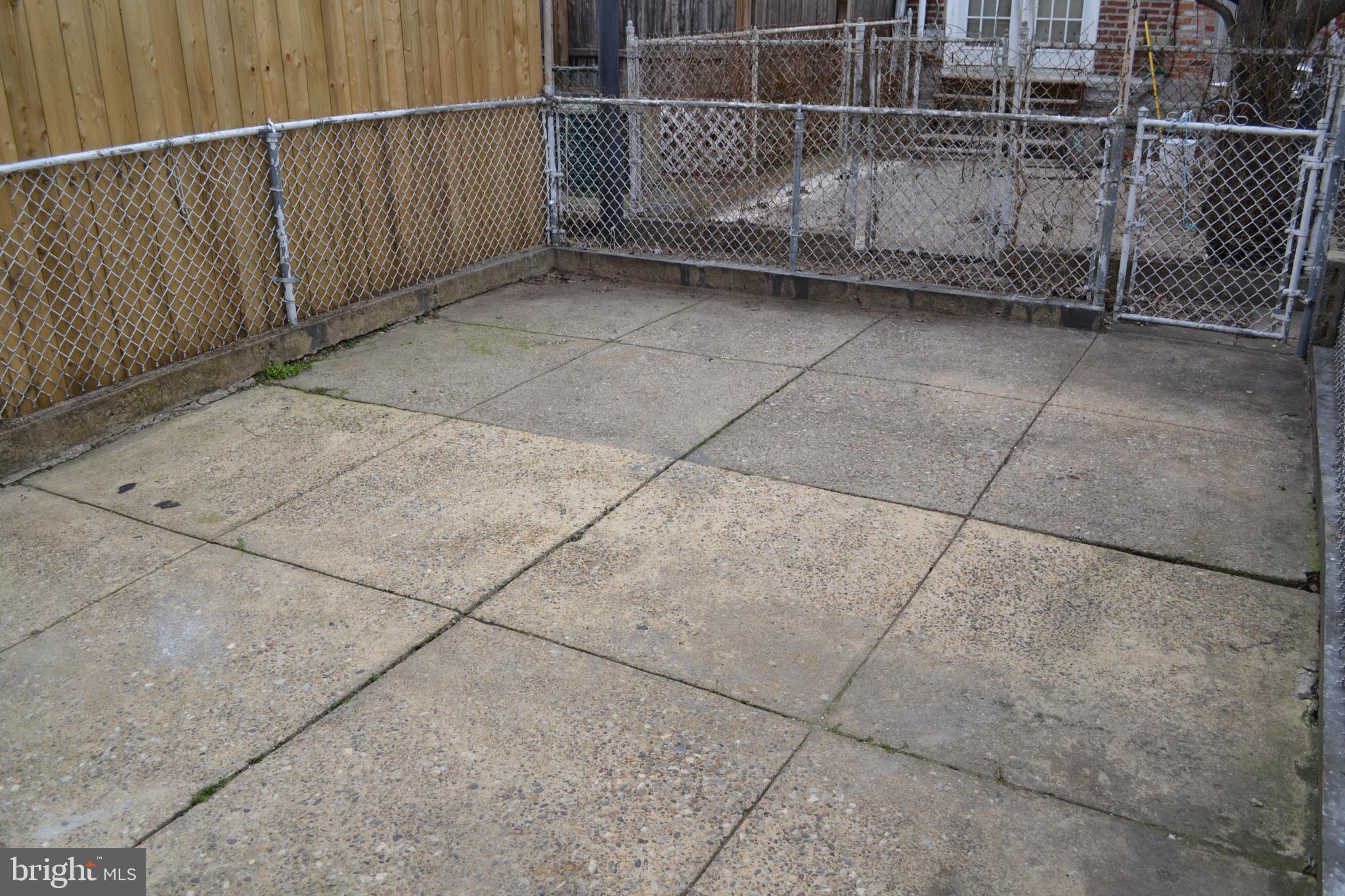 PORT RICHMOND - Residential Lease