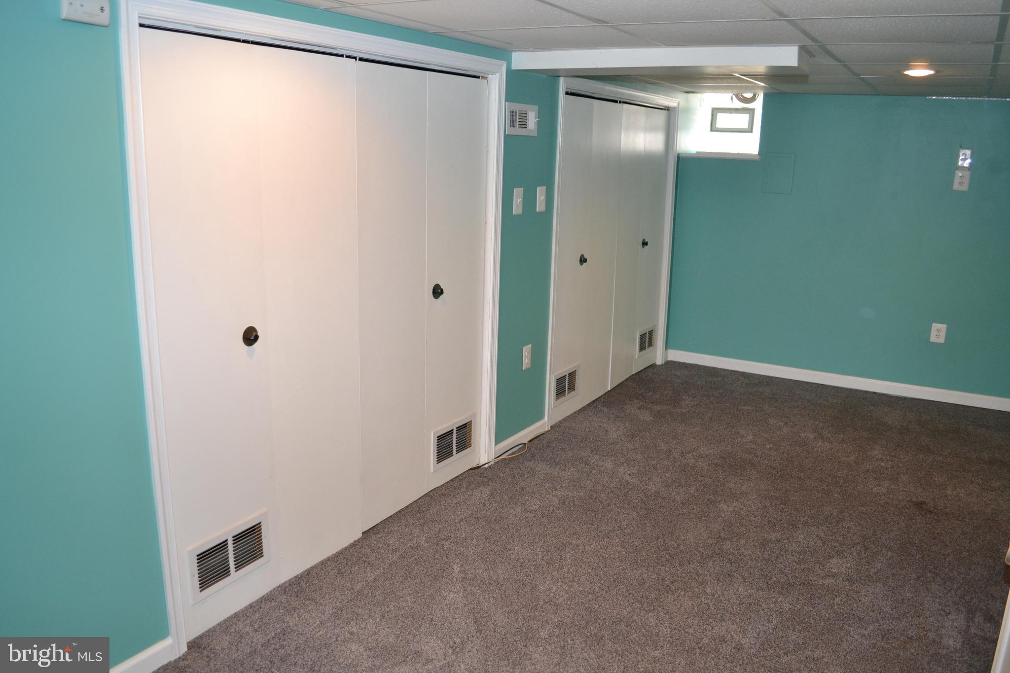 PORT RICHMOND - Residential Lease