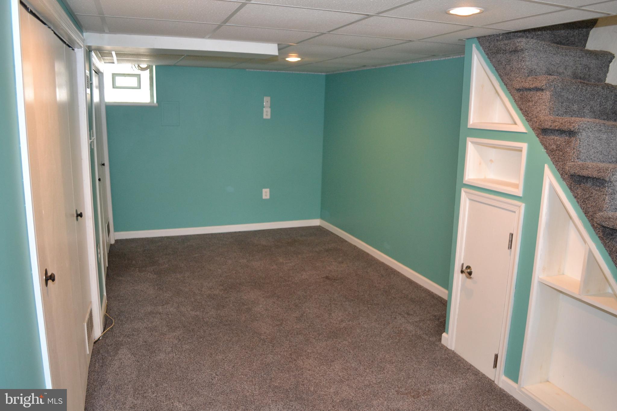 PORT RICHMOND - Residential Lease