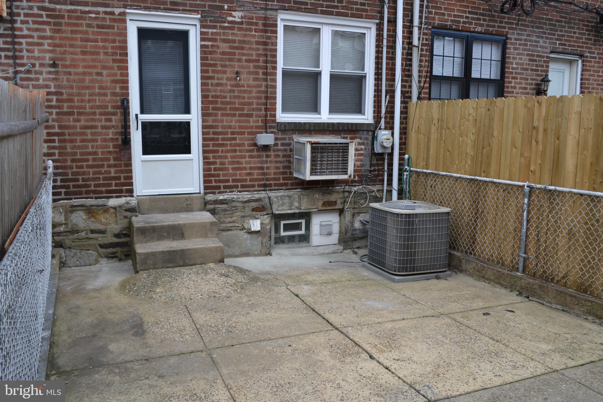 PORT RICHMOND - Residential Lease