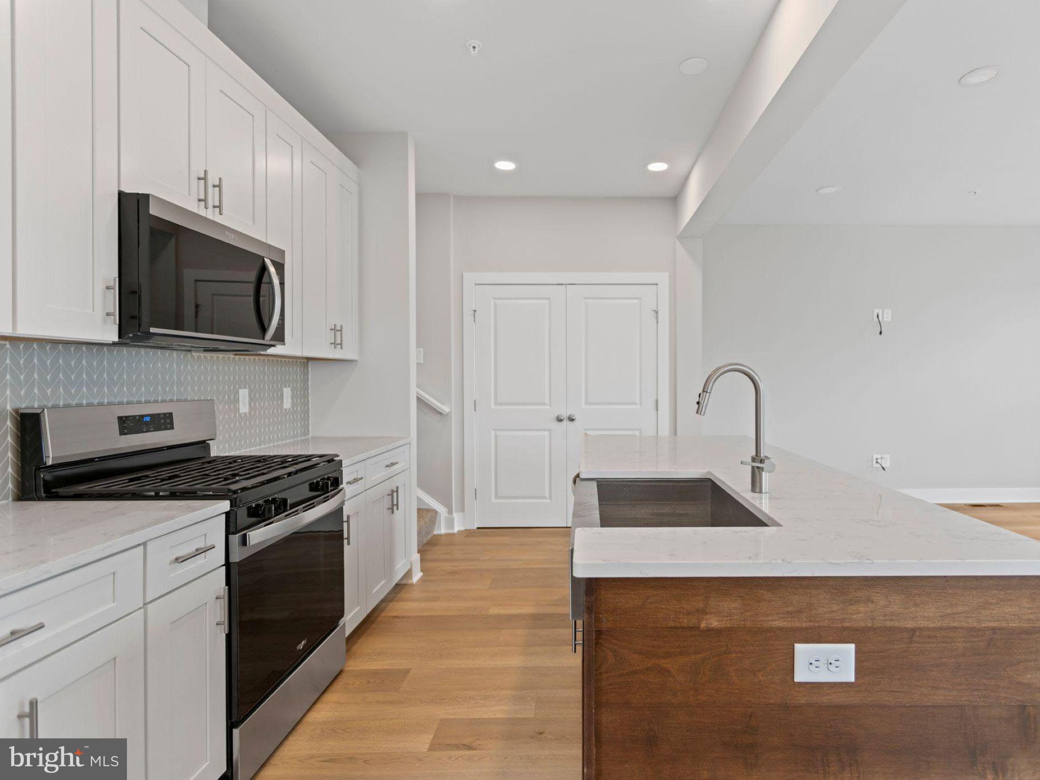 FLORIN HILL - Residential