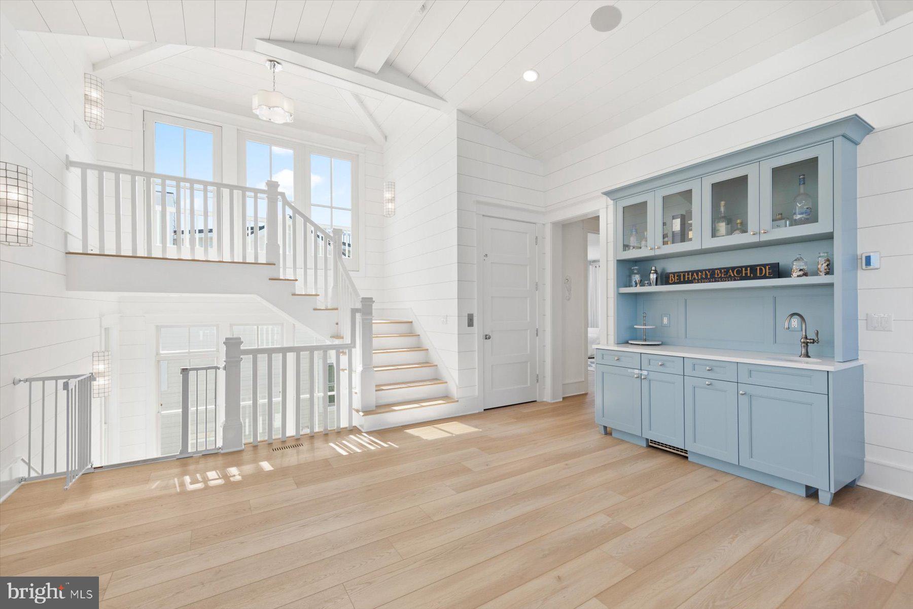 SUSSEX SHORES - Residential