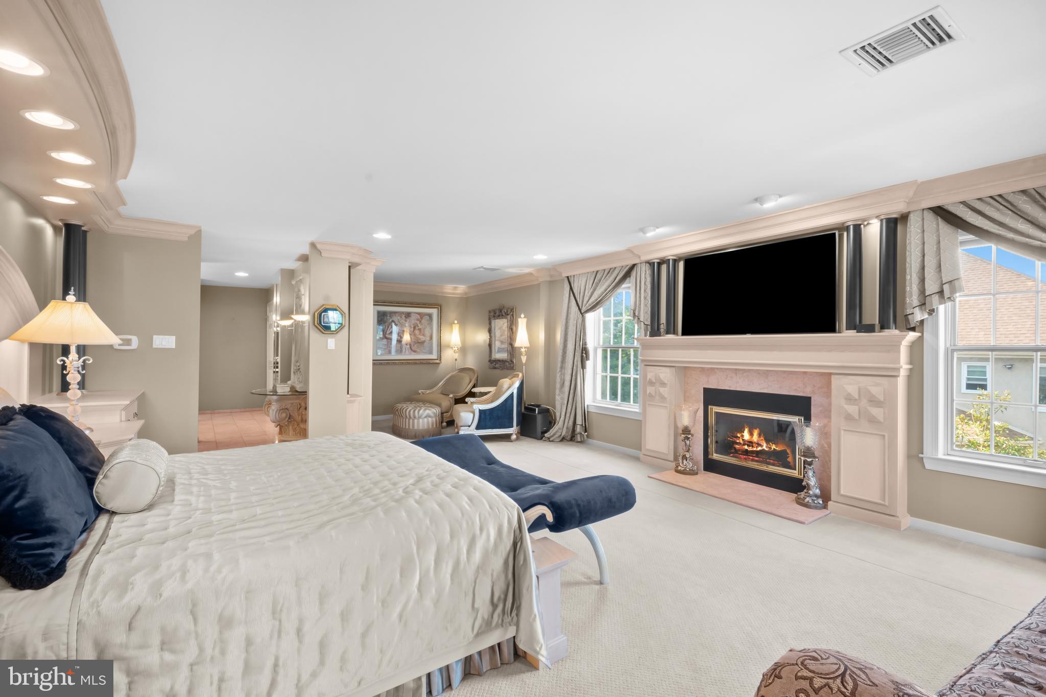 HUNTINGDON VALLEY - Residential