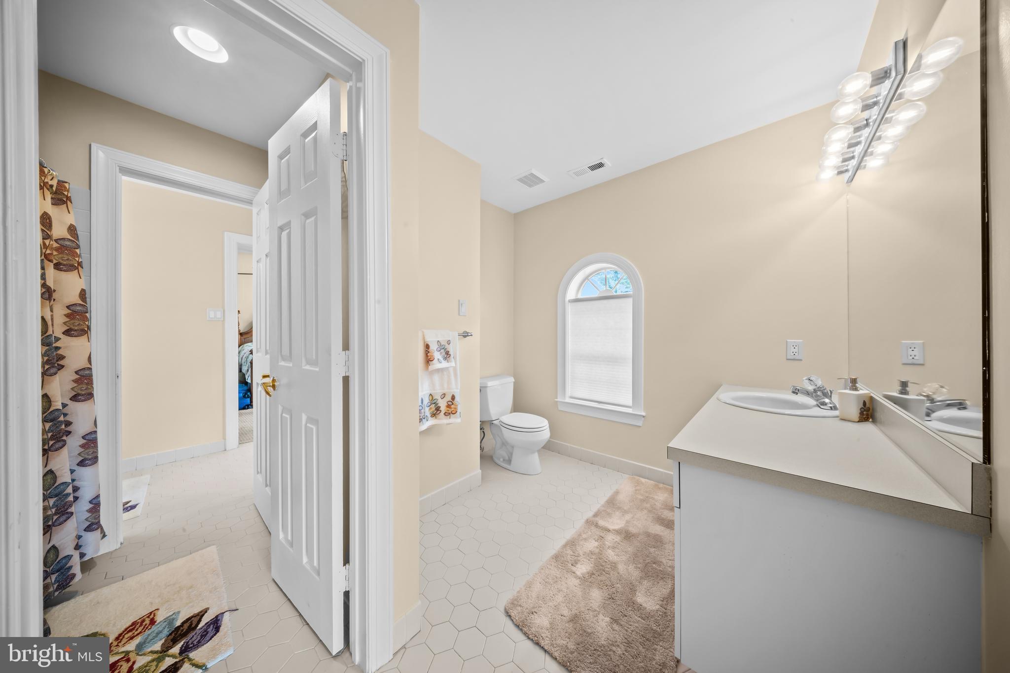 HUNTINGDON VALLEY - Residential