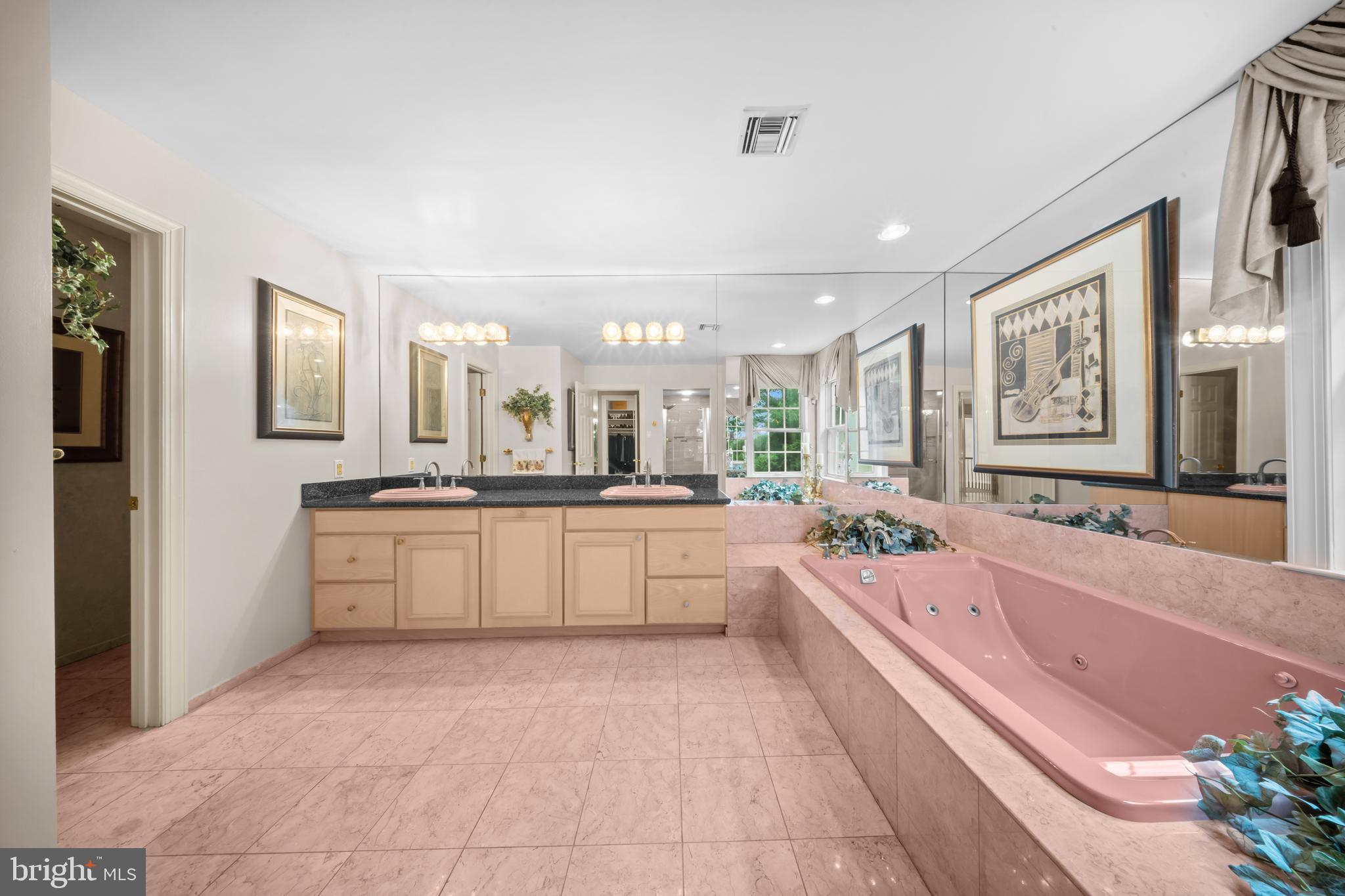 HUNTINGDON VALLEY - Residential