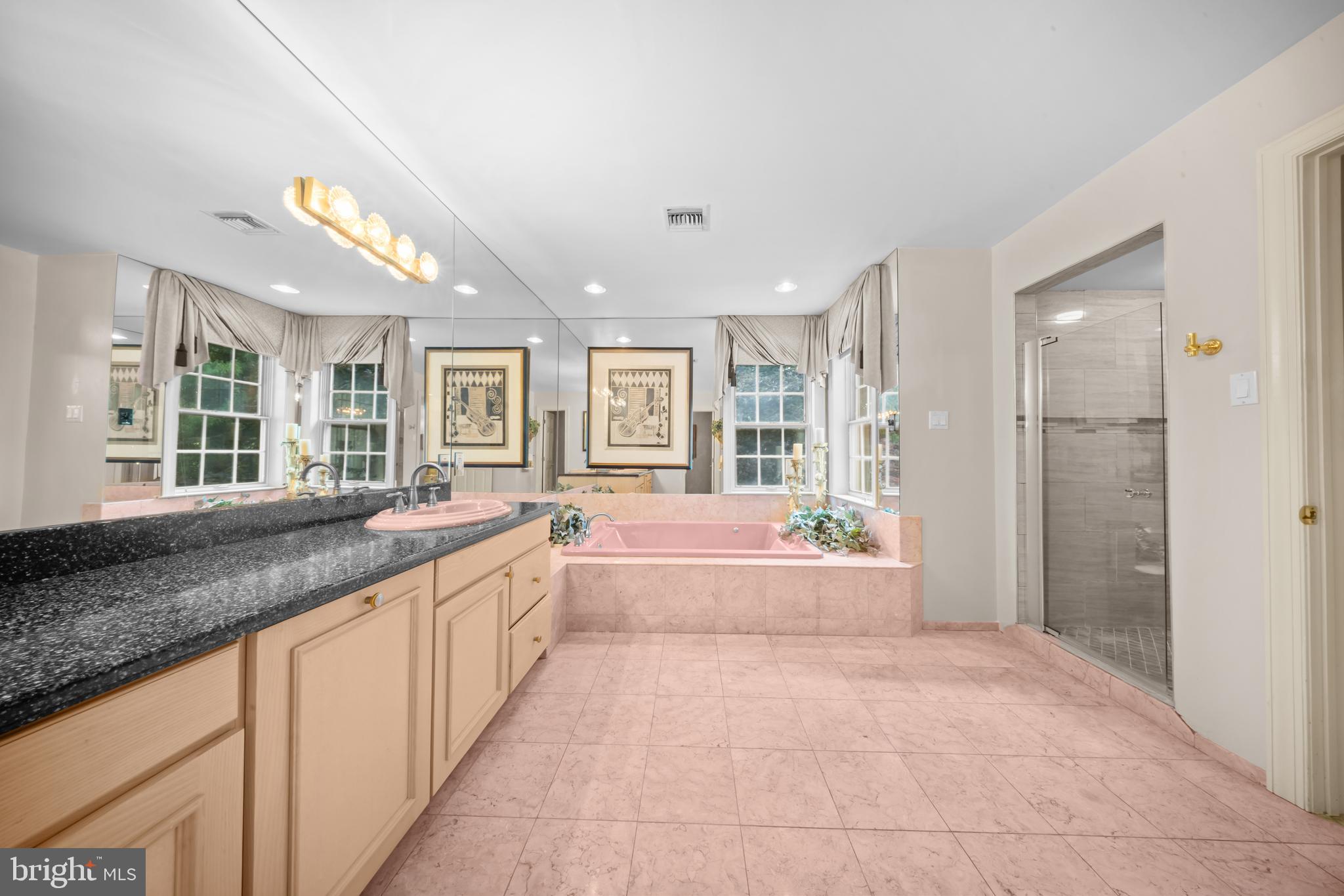 HUNTINGDON VALLEY - Residential