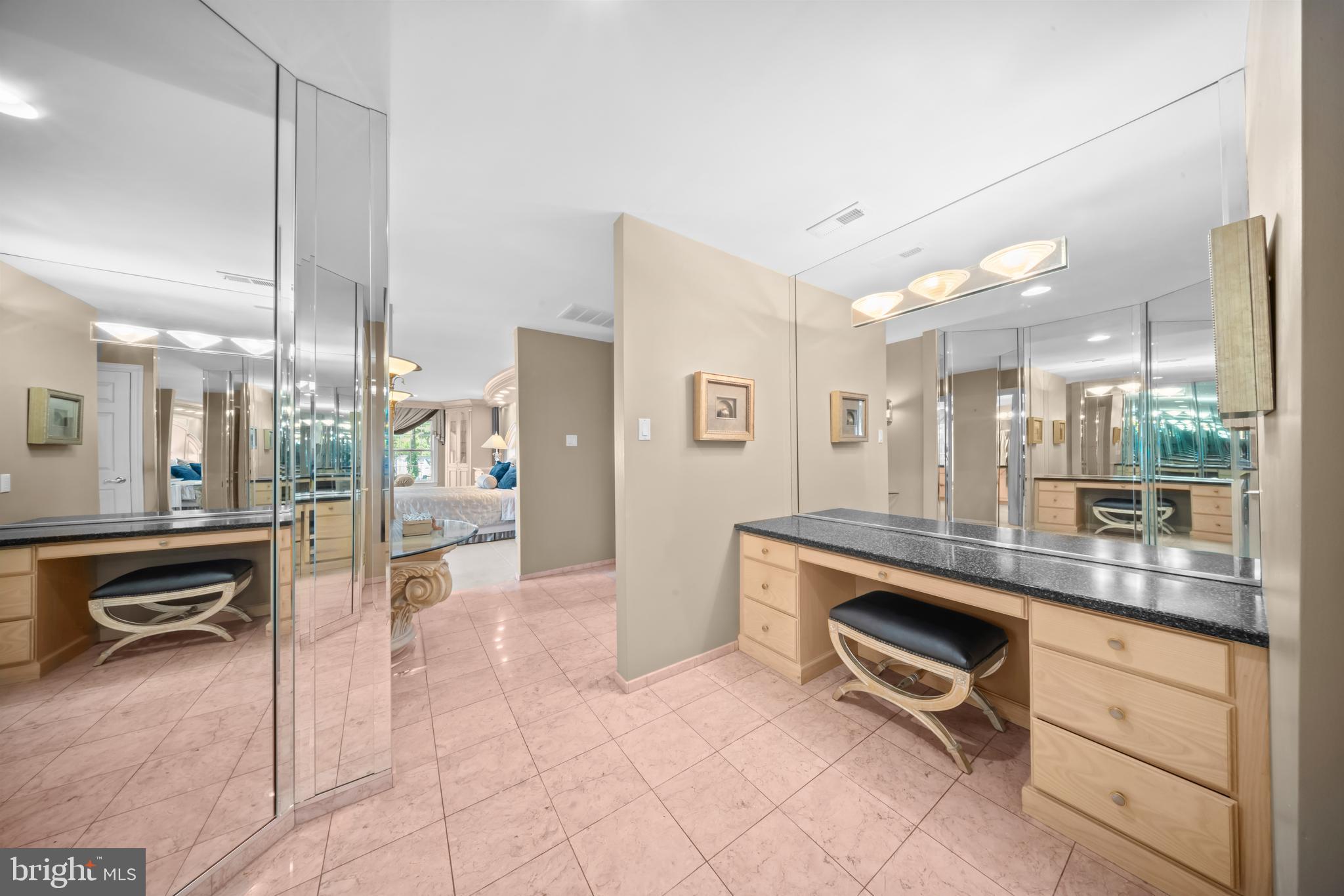 HUNTINGDON VALLEY - Residential