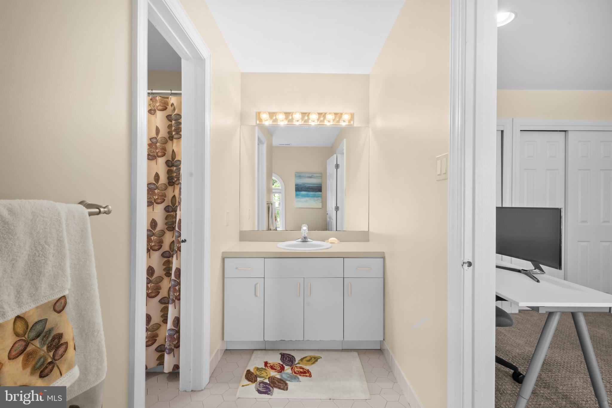 HUNTINGDON VALLEY - Residential