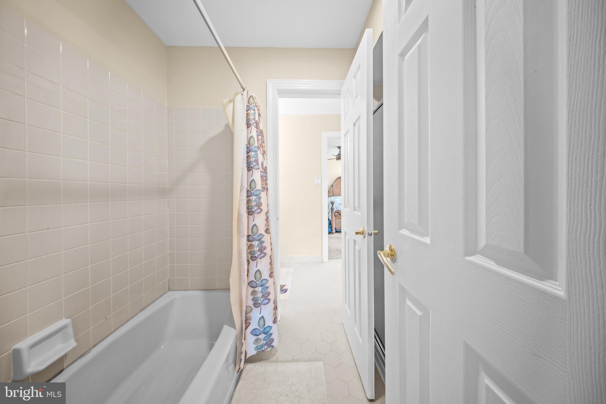 HUNTINGDON VALLEY - Residential