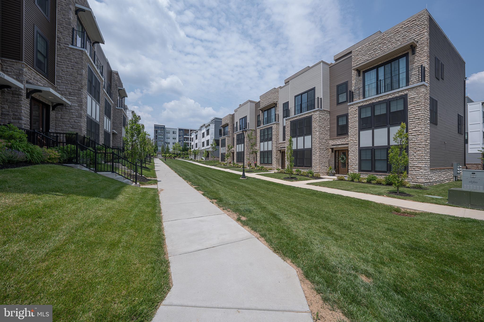 NEWTOWN WALK AT ELLIS PRESERVE - Residential