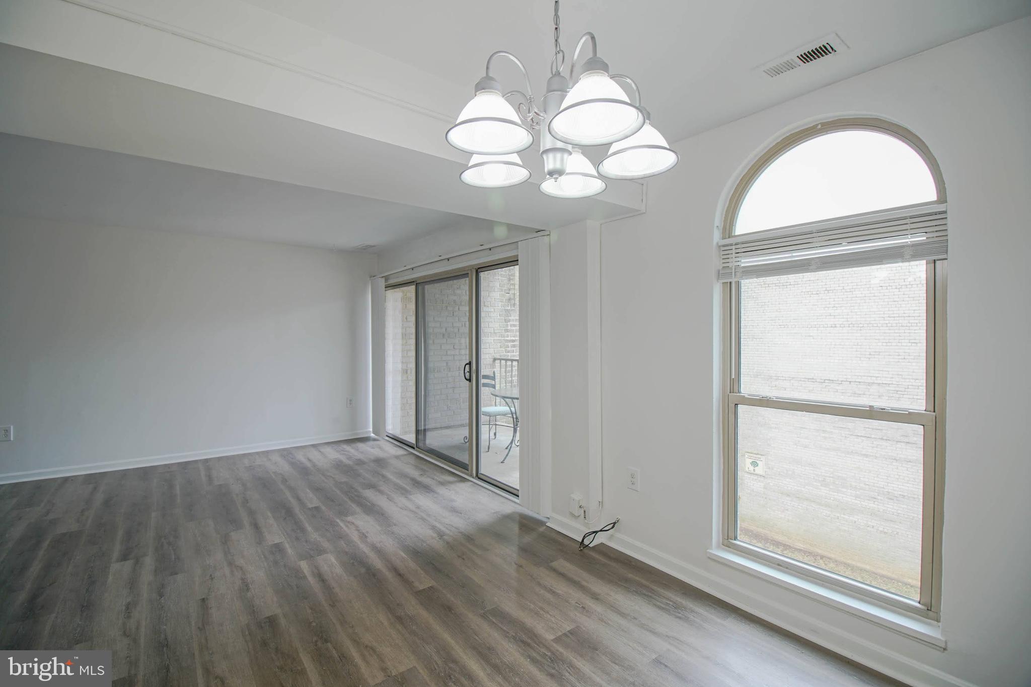 CANTERBURY SQUARE - Residential