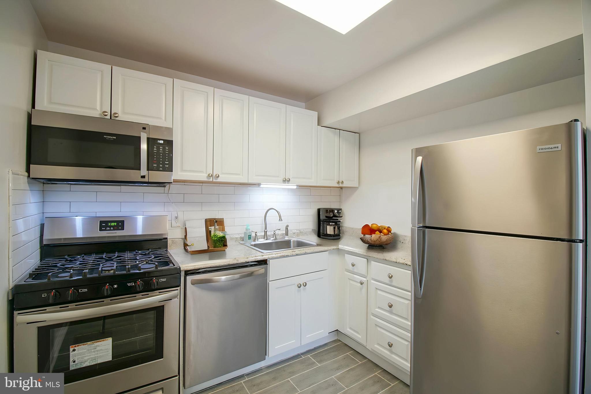 CANTERBURY SQUARE - Residential