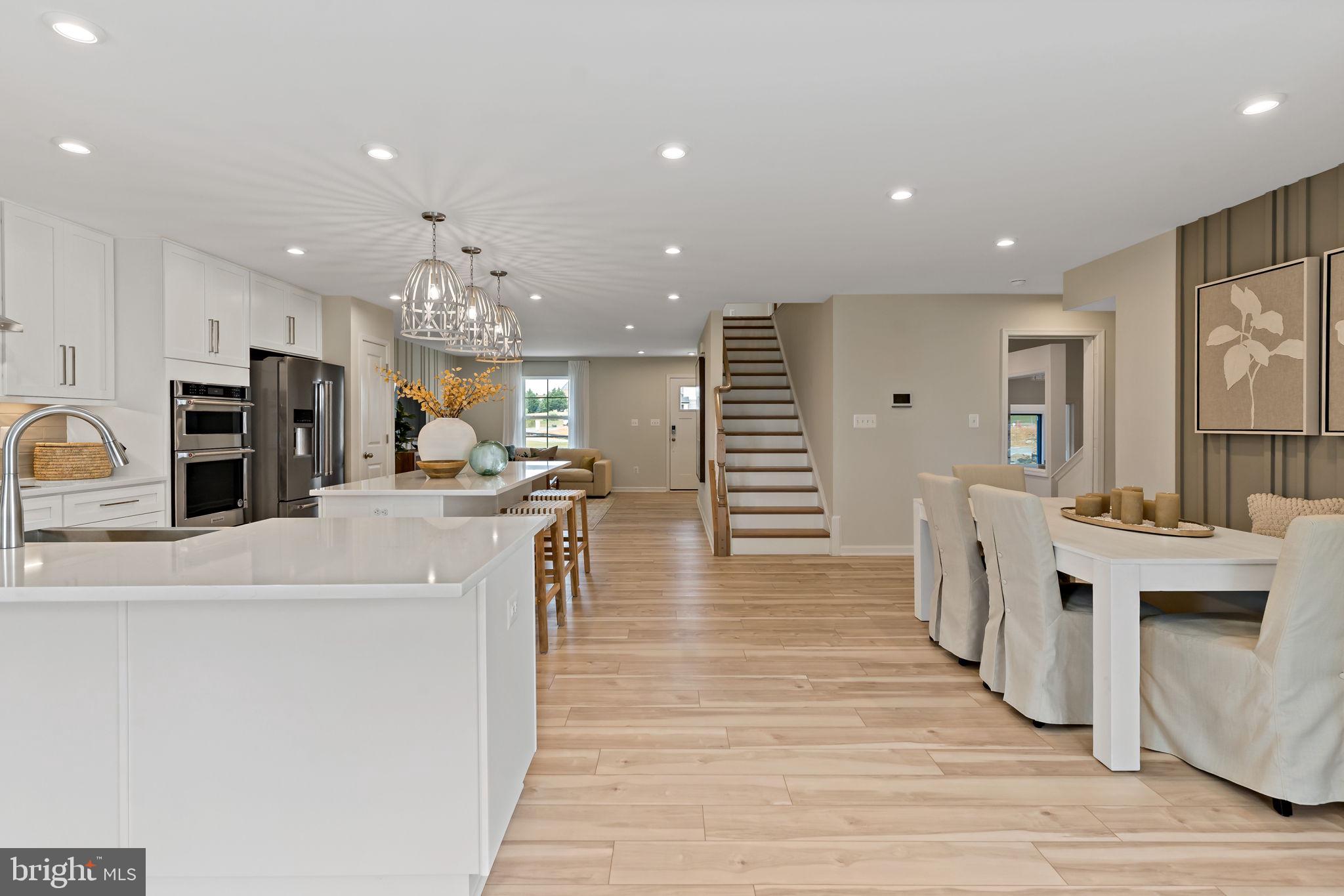 KING'S CROSSING - Residential