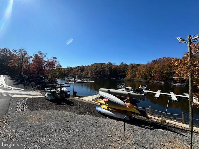 LAKE HOLIDAY ESTATES - Land