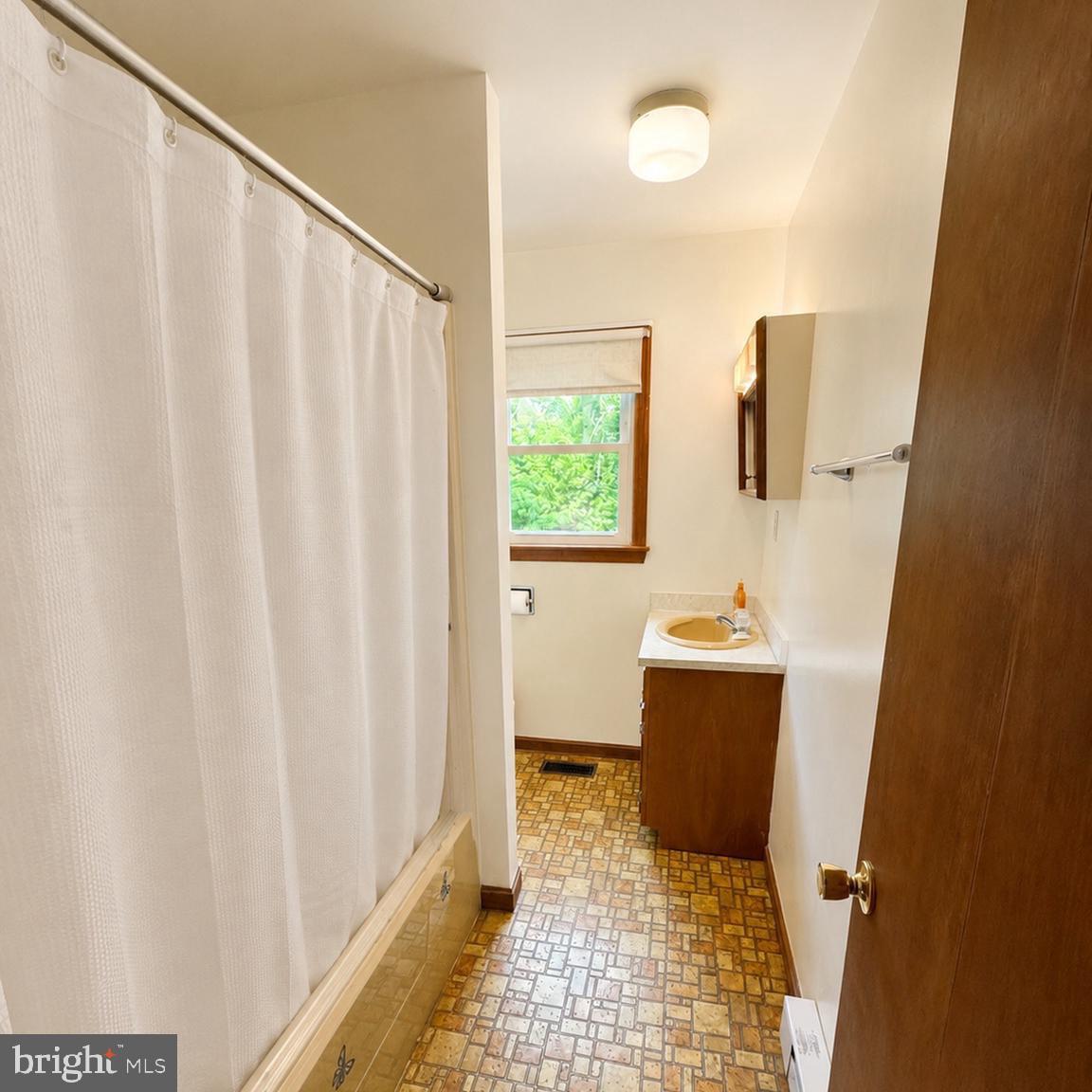 LOWER VALLEY - Residential