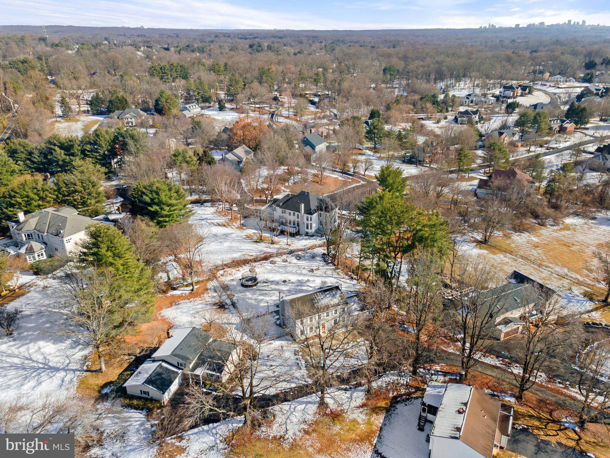 FALLS MANOR - Residential Lease
