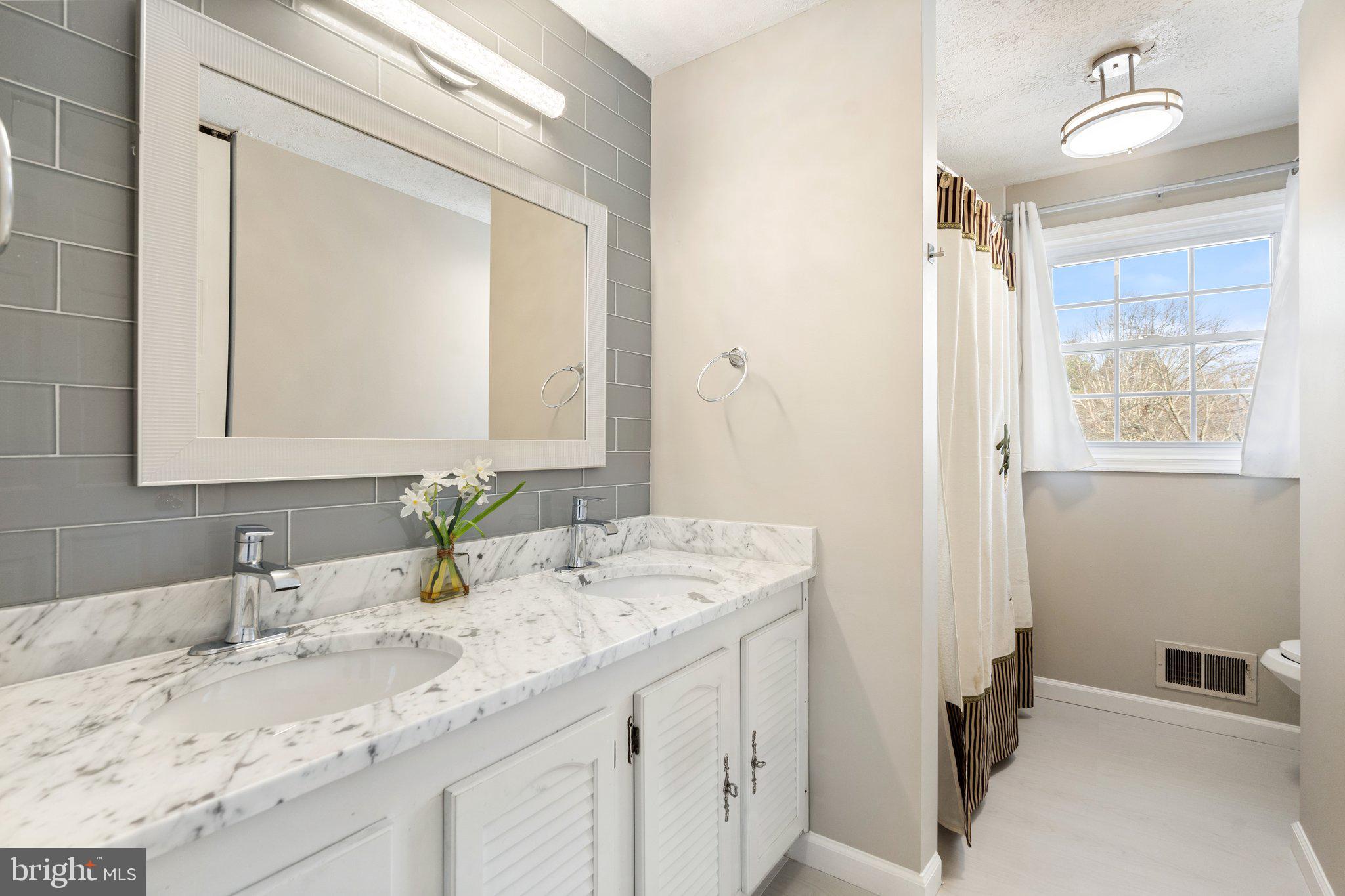 FALLS MANOR - Residential Lease
