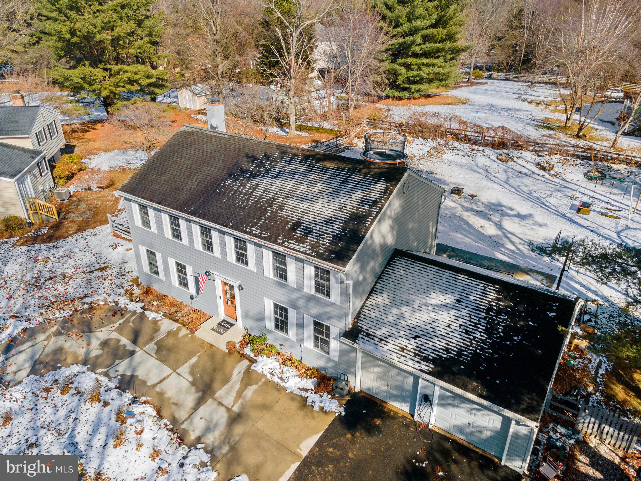 FALLS MANOR - Residential Lease