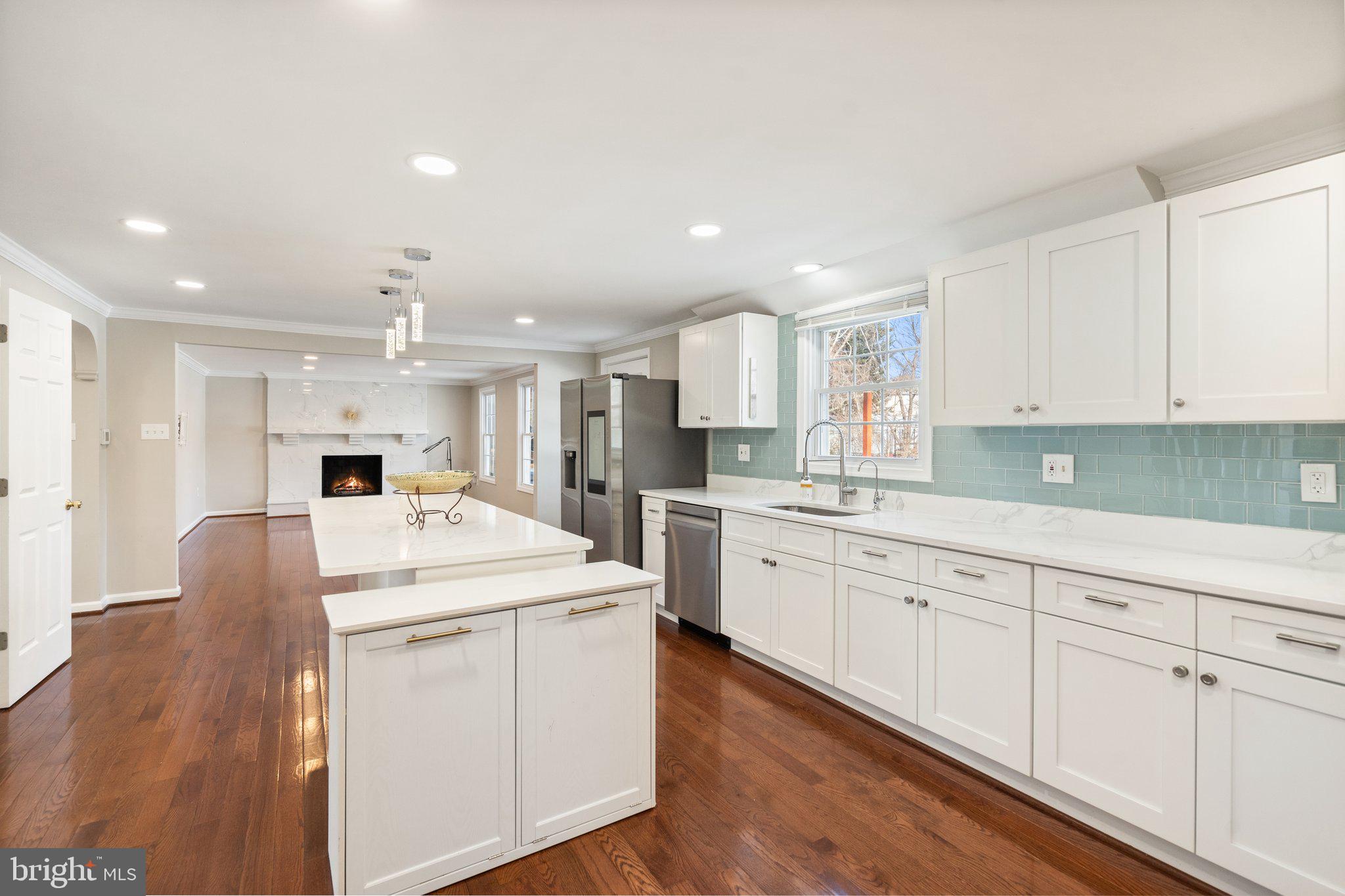 FALLS MANOR - Residential Lease