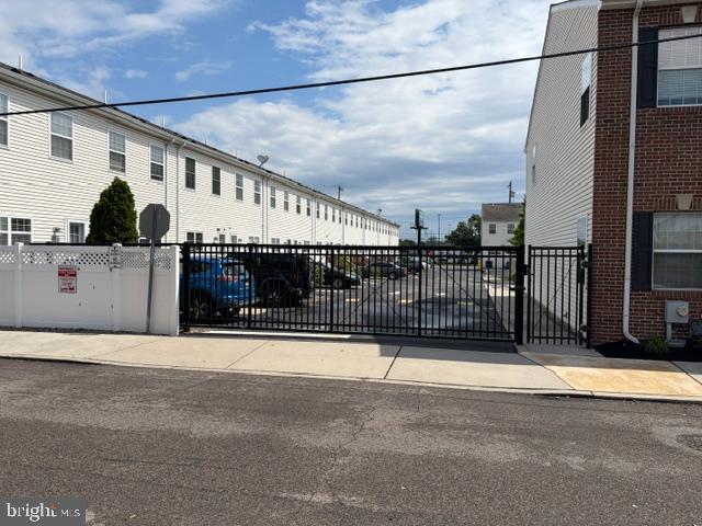 PORT RICHMOND - Residential