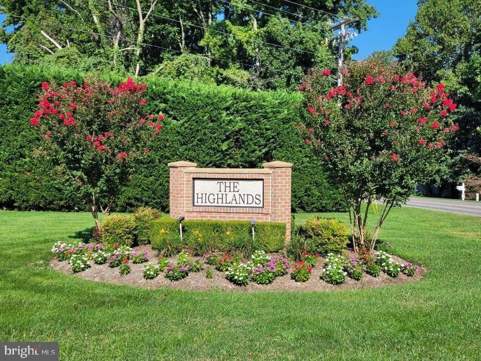 THE HIGHLANDS - Residential