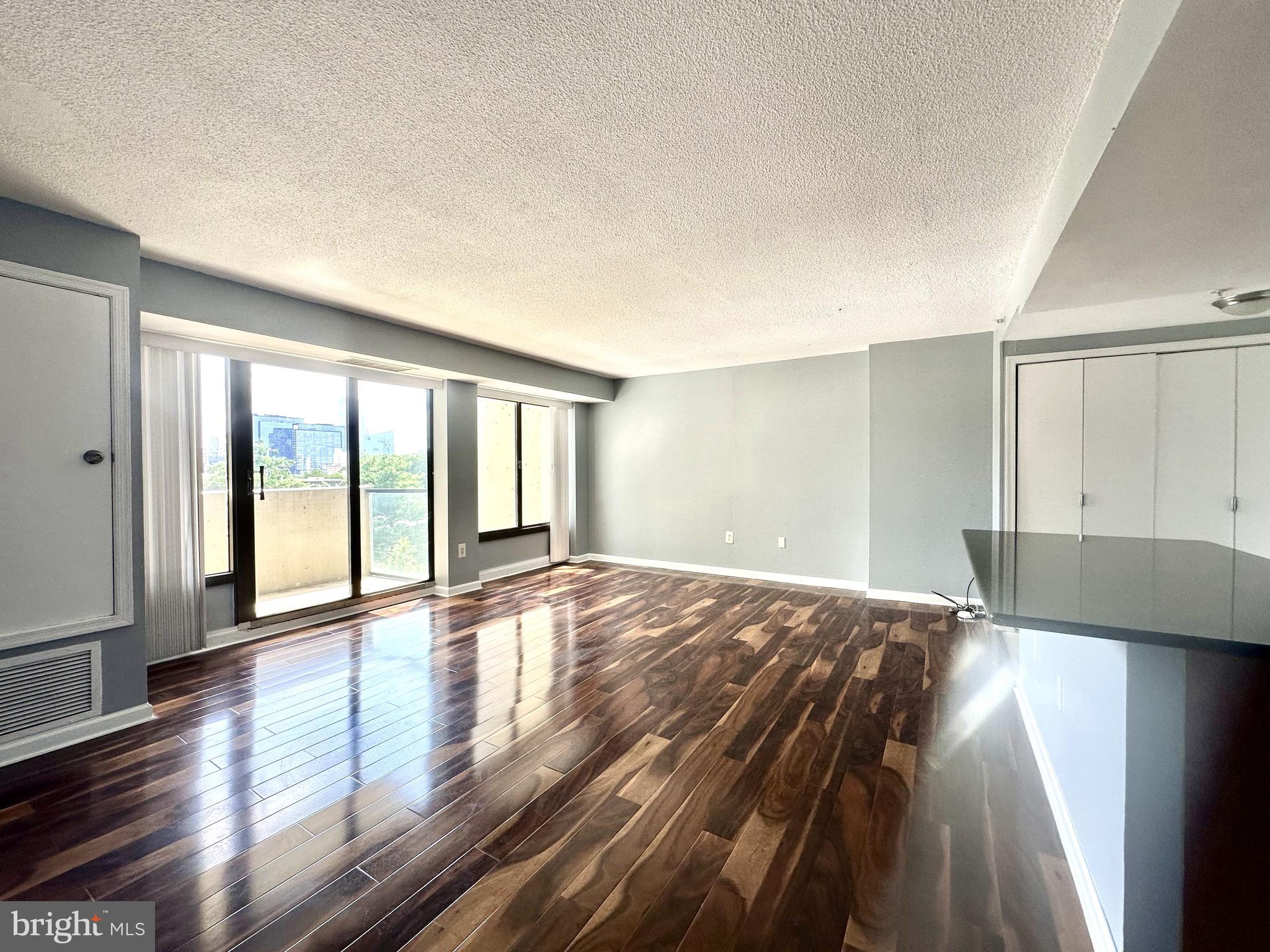 FAIRMOUNT - Residential