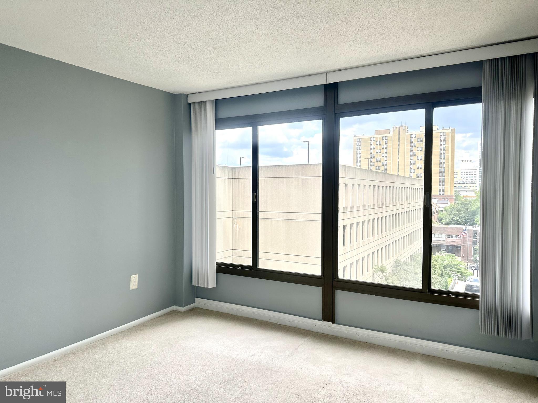 FAIRMOUNT - Residential