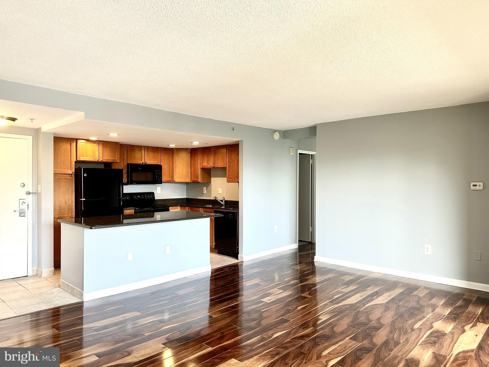 FAIRMOUNT - Residential