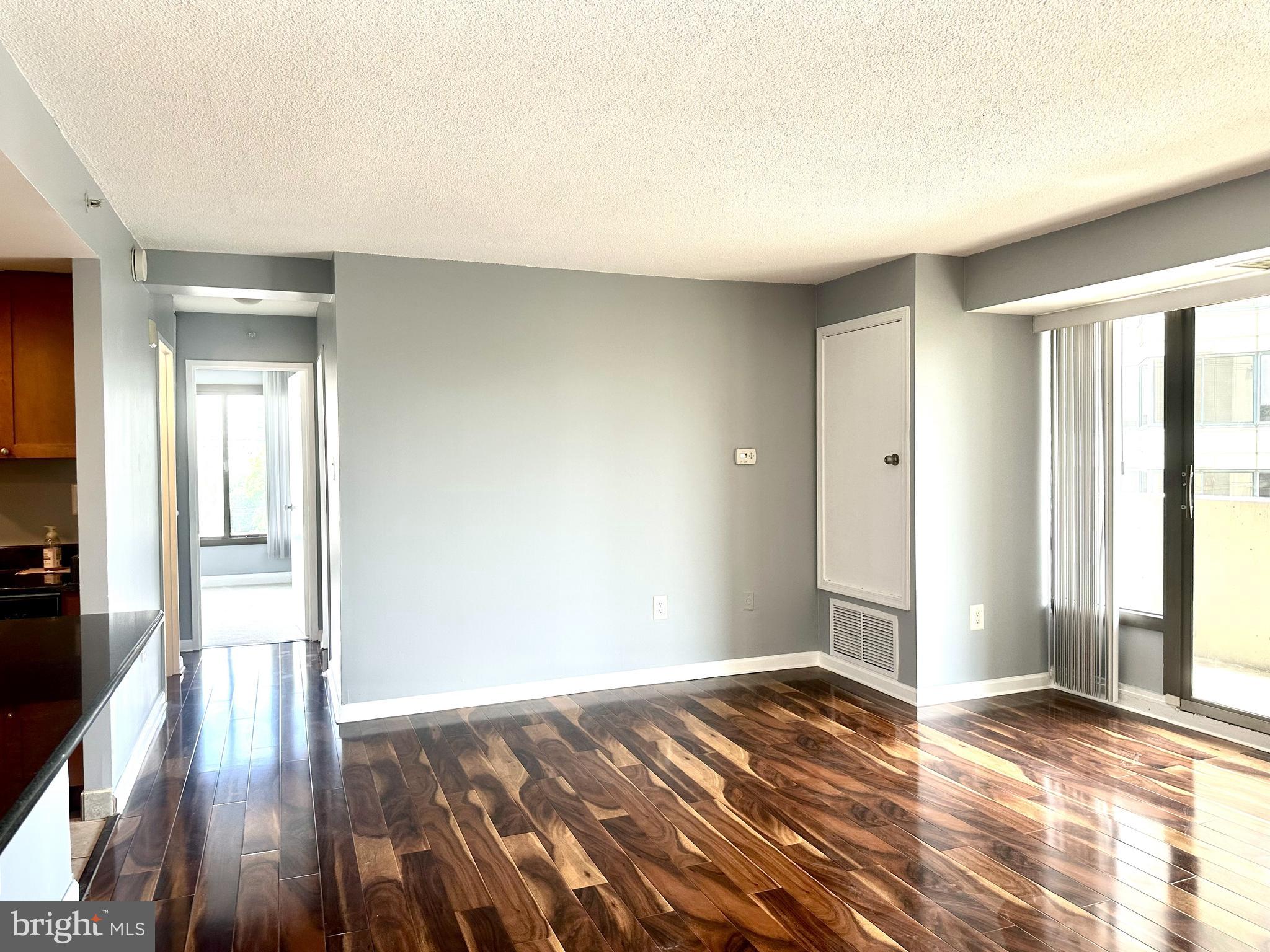 FAIRMOUNT - Residential
