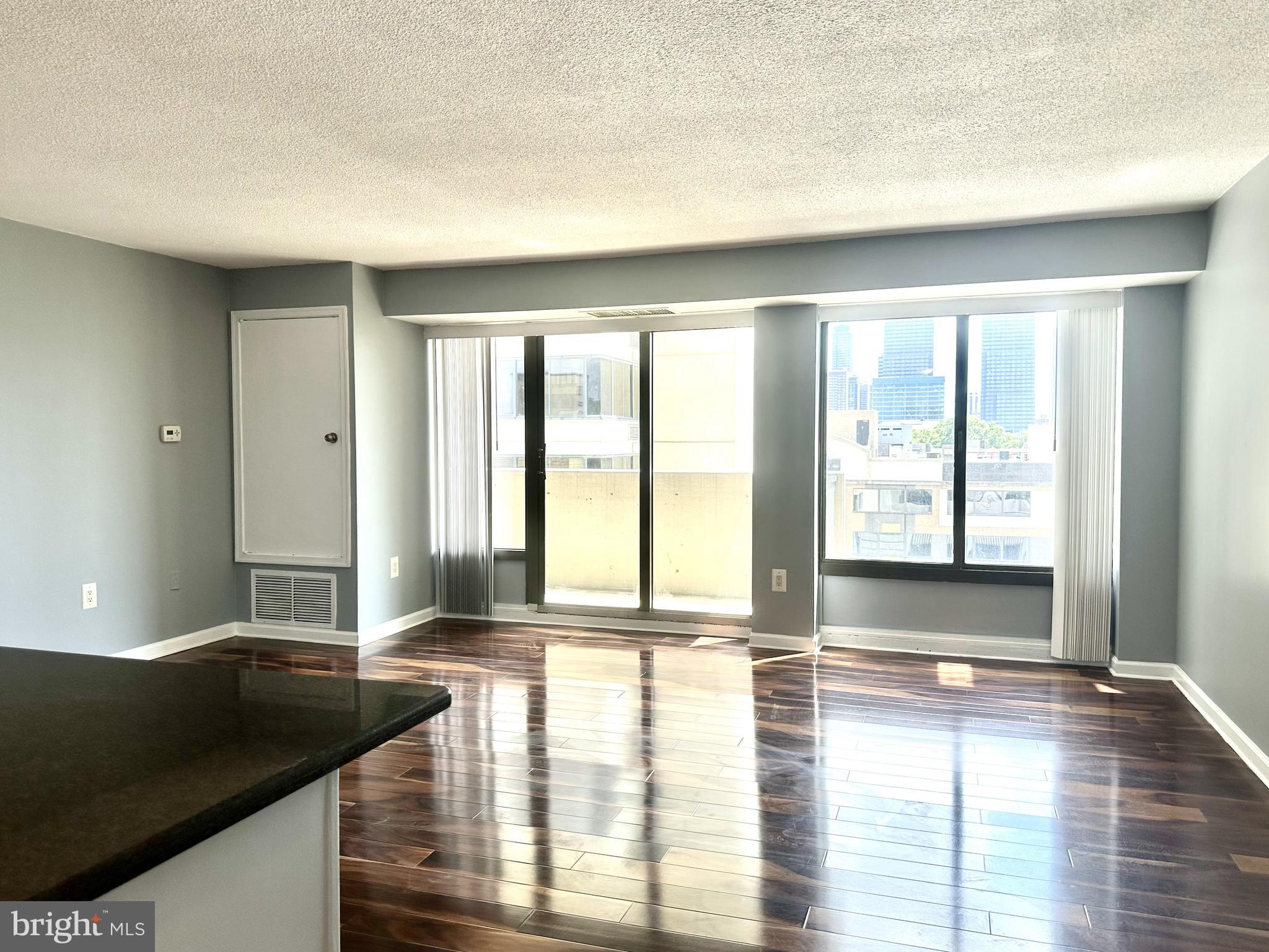 FAIRMOUNT - Residential